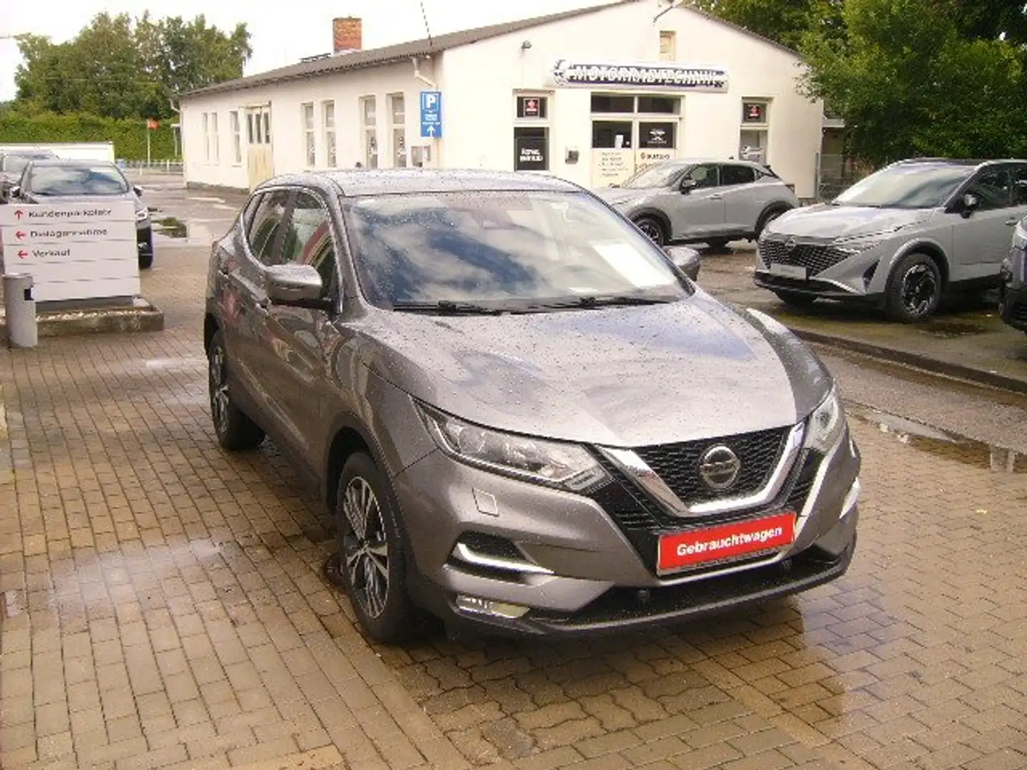 Nissan Qashqai 1,2 DIG-T N-Connecta Grau - 1