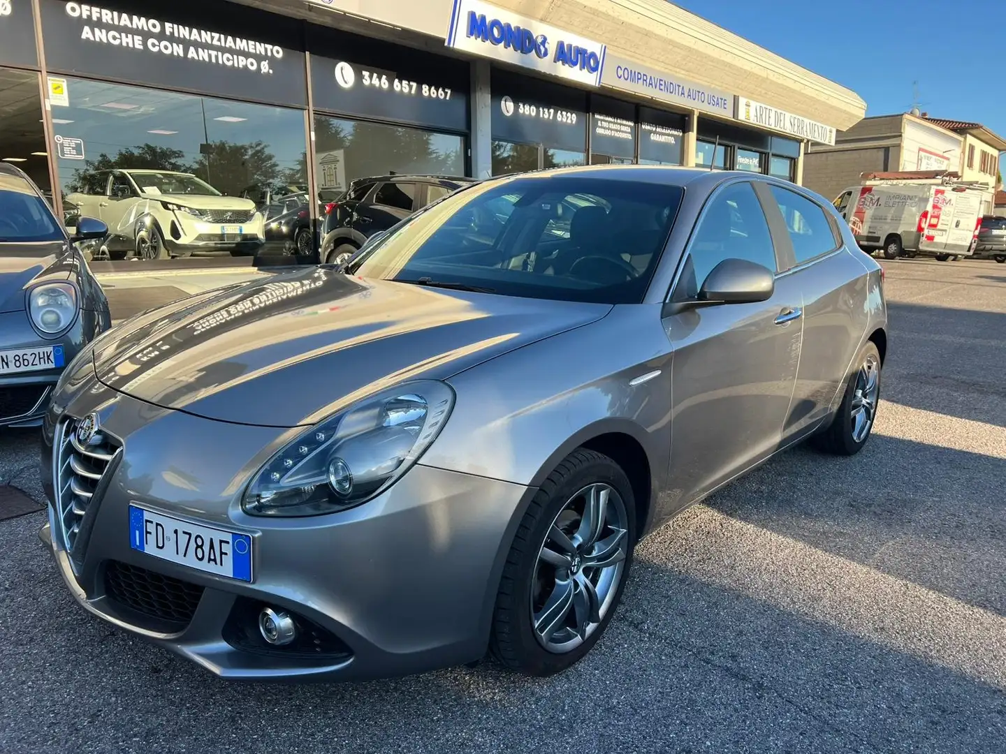 Alfa Romeo Giulietta 1.4 t. Distinctive 120cv E6 Gris - 1