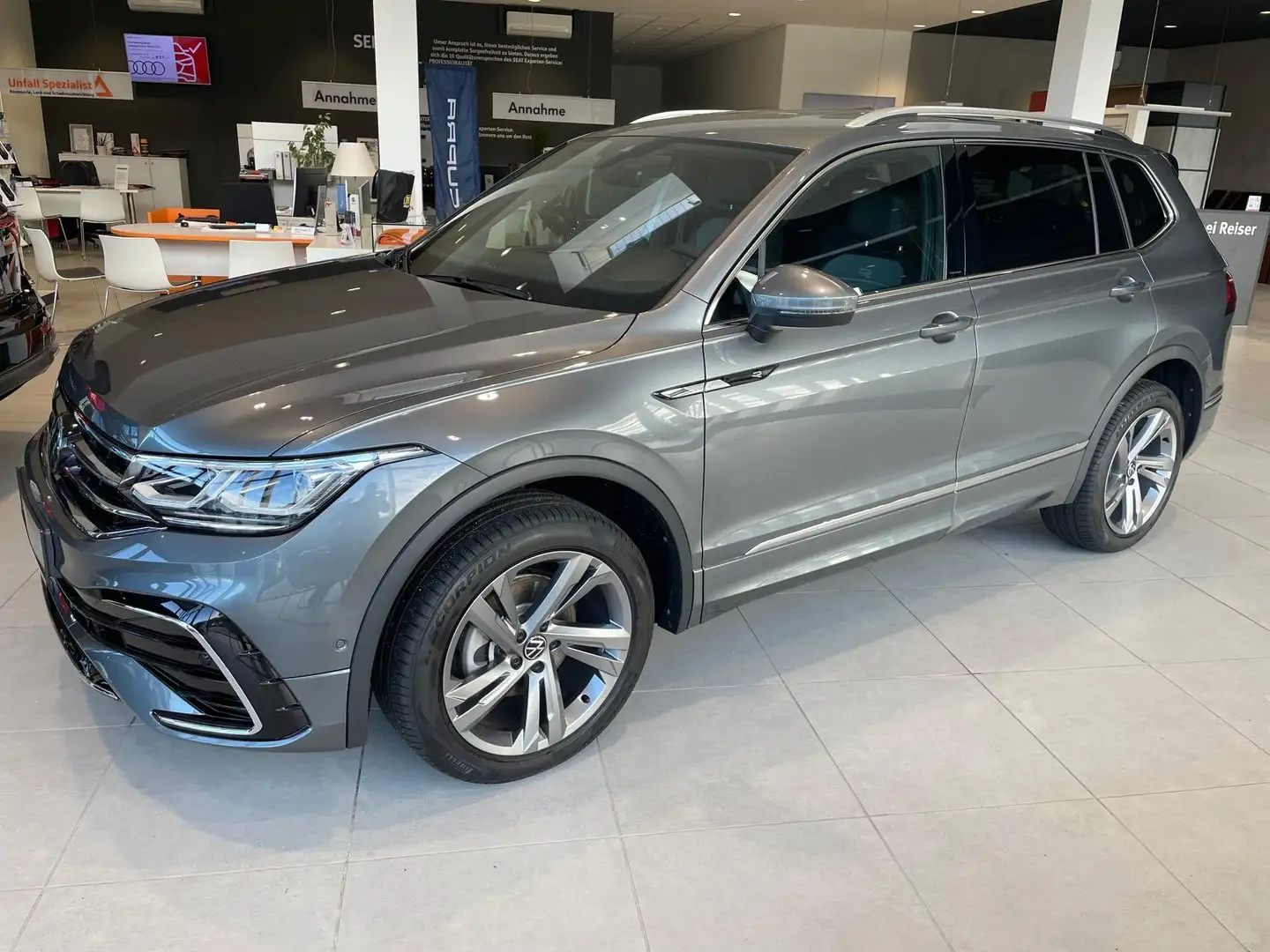 Volkswagen Tiguan Allspace R-Line TDI 4MOTION DSG Gris - 2