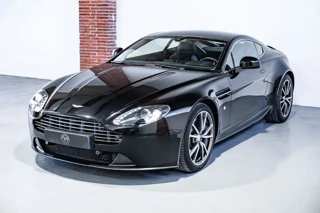 Aston Martin Vantage V8 Vantage