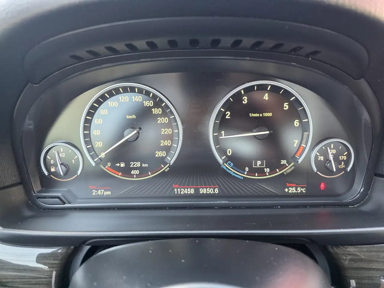 BMW 5 Series снимка BMW 5 Series