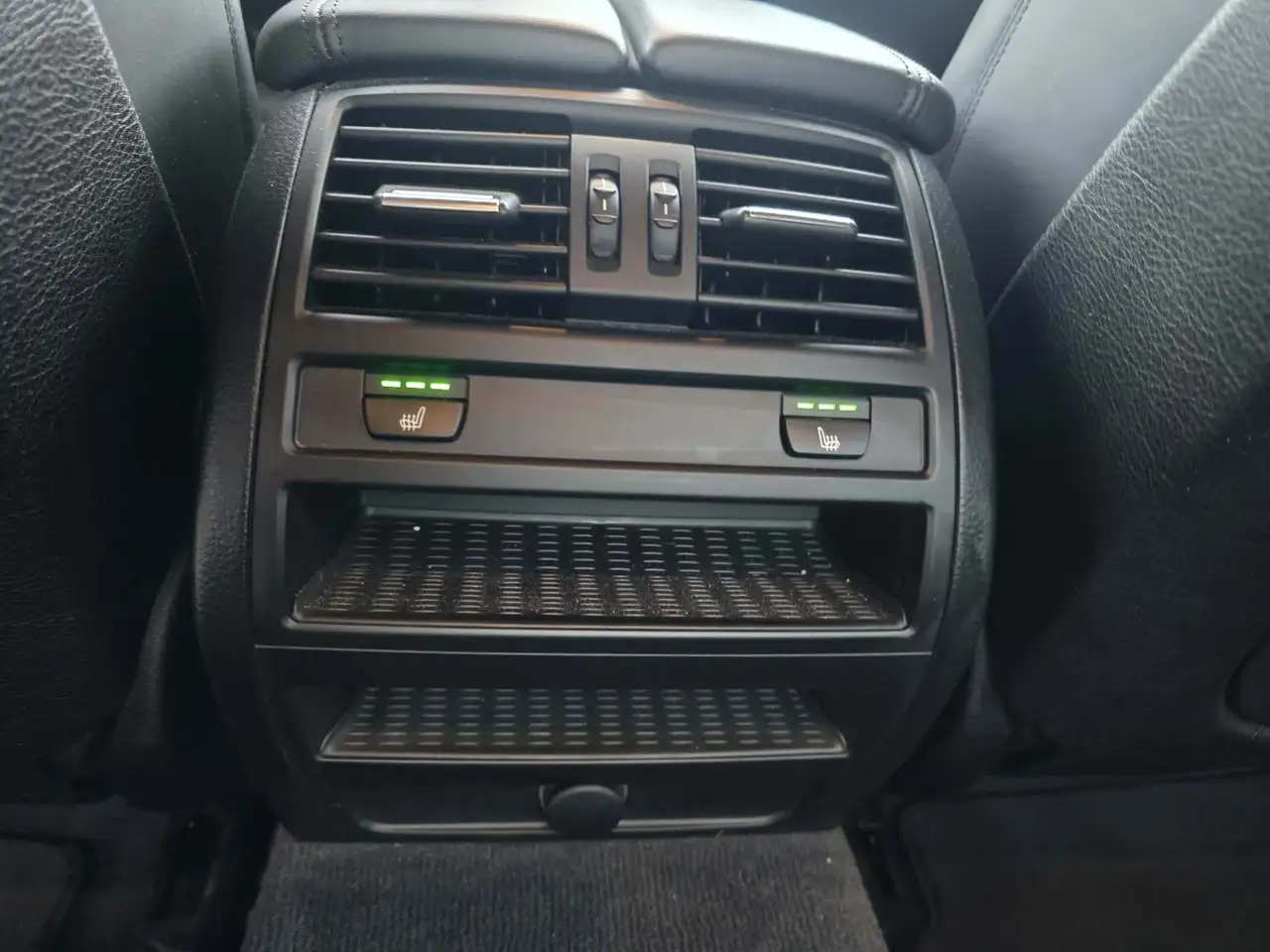 BMW 5 Series снимка BMW 5 Series