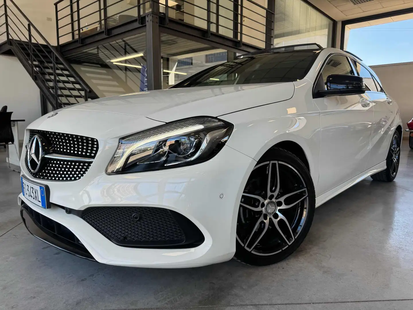 Mercedes-Benz A 200 d Automatic Premium Bianco - 1