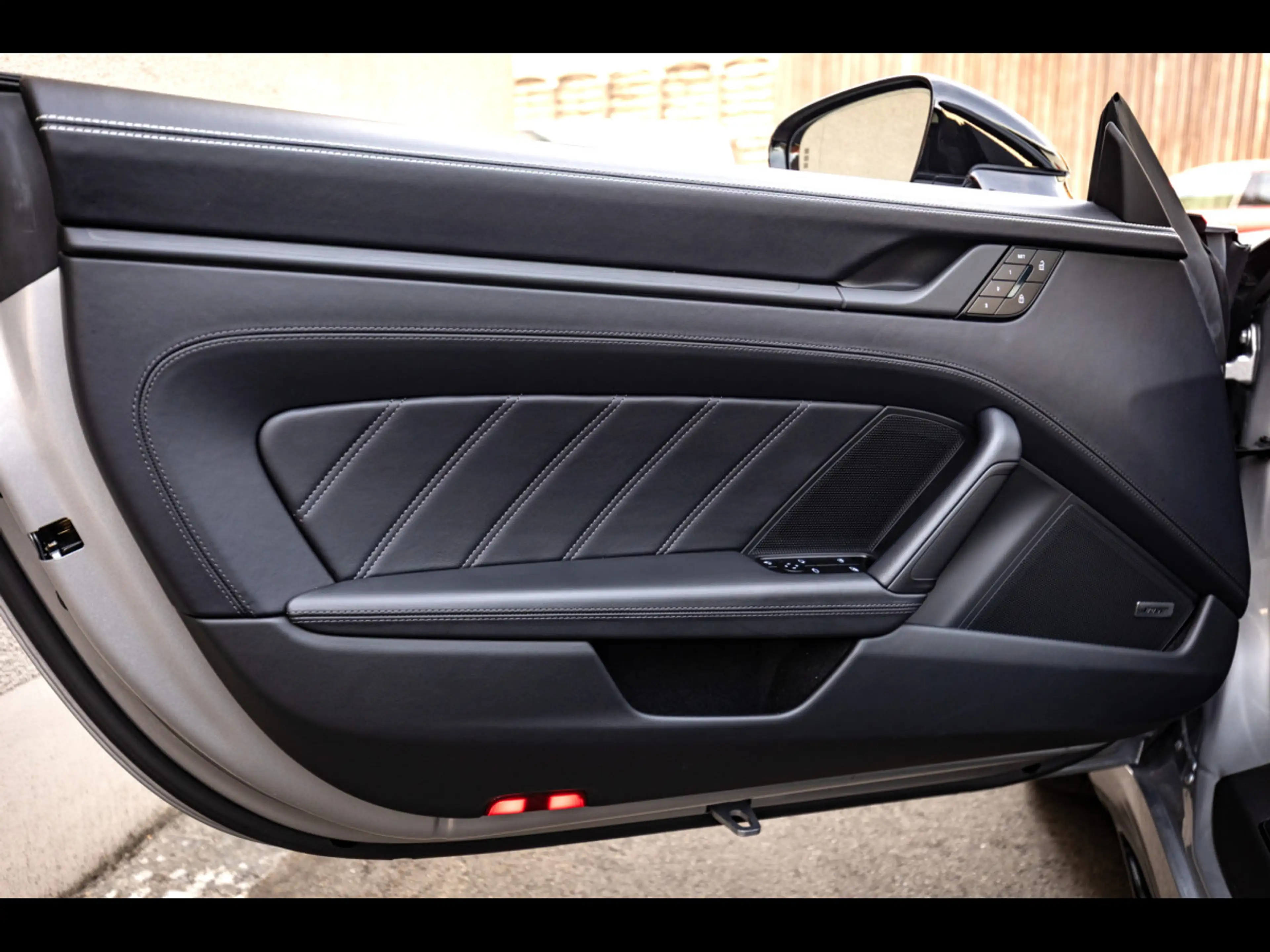 Porsche 911 992.2 TARGA 4 GTS PDK°BLACK SPORT DESIGN°LIFT°360 — photo 10