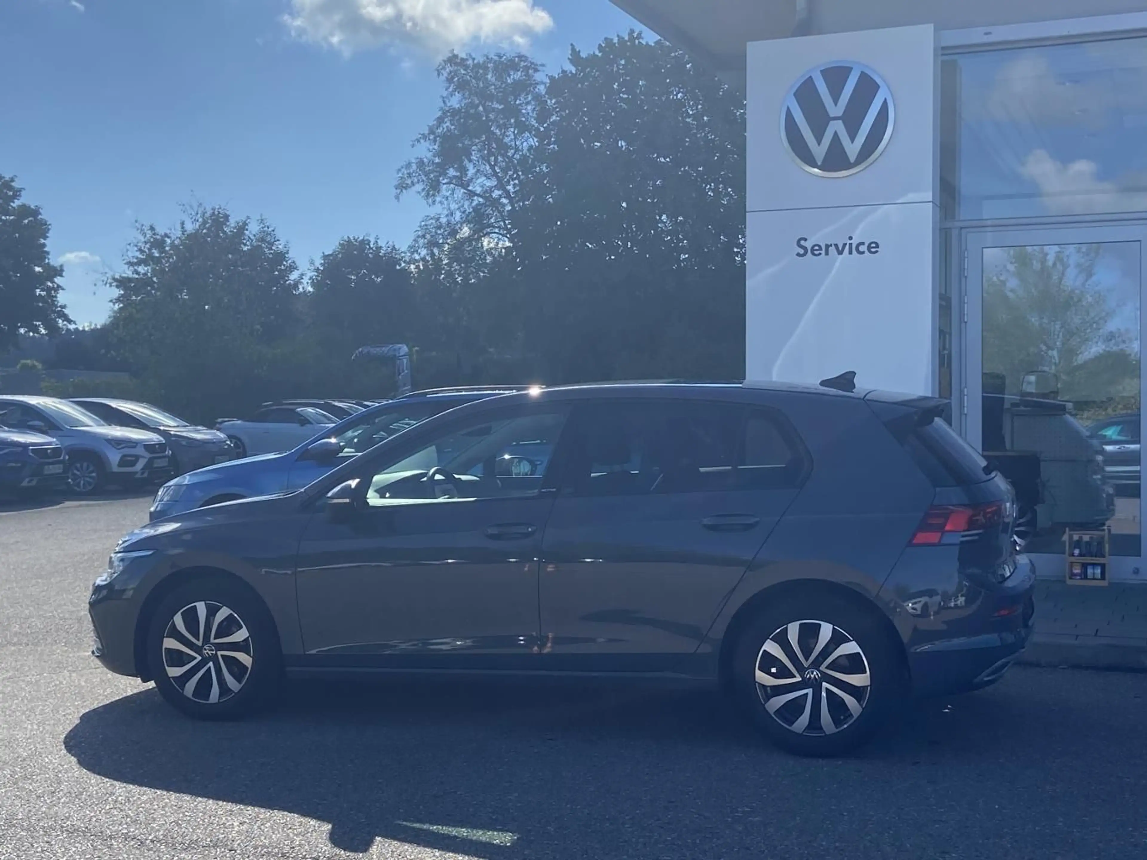 Volkswagen Golf 1.5 TSI Active STANDHEIZUNG+HEAD-UP+ACC+APP — photo 3