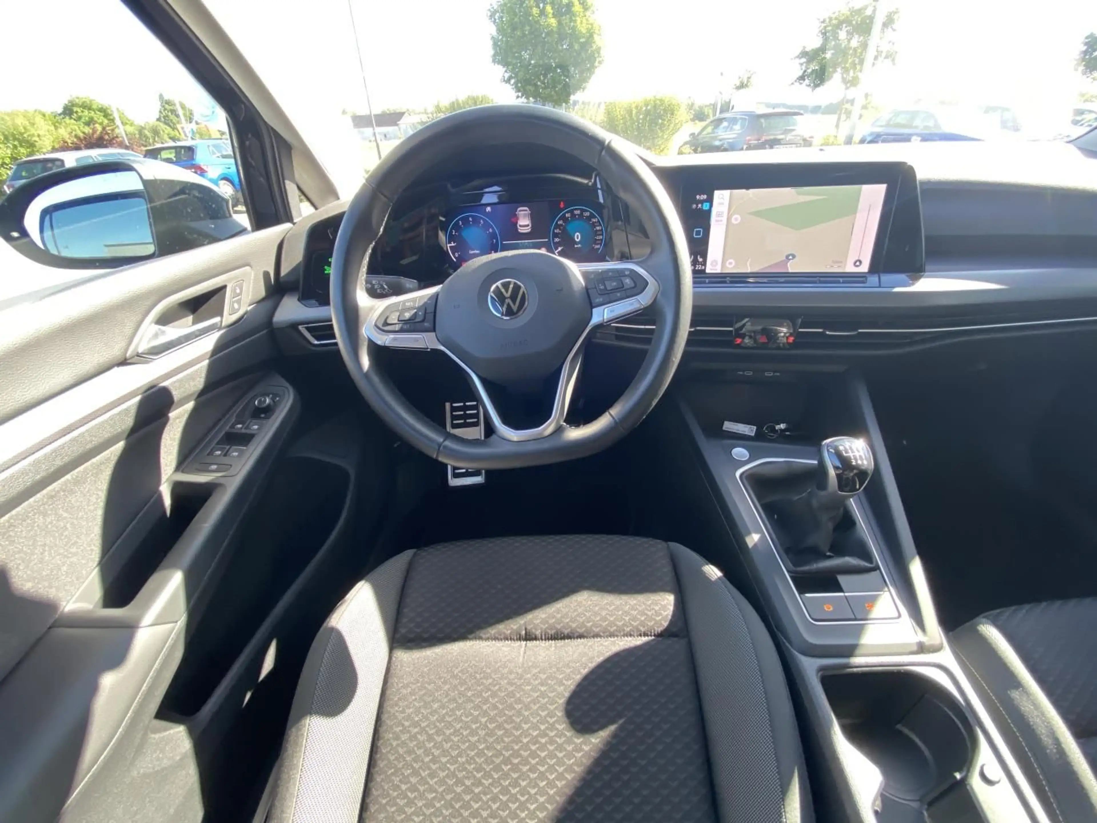 Volkswagen Golf 1.5 TSI Active STANDHEIZUNG+HEAD-UP+ACC+APP — photo 12