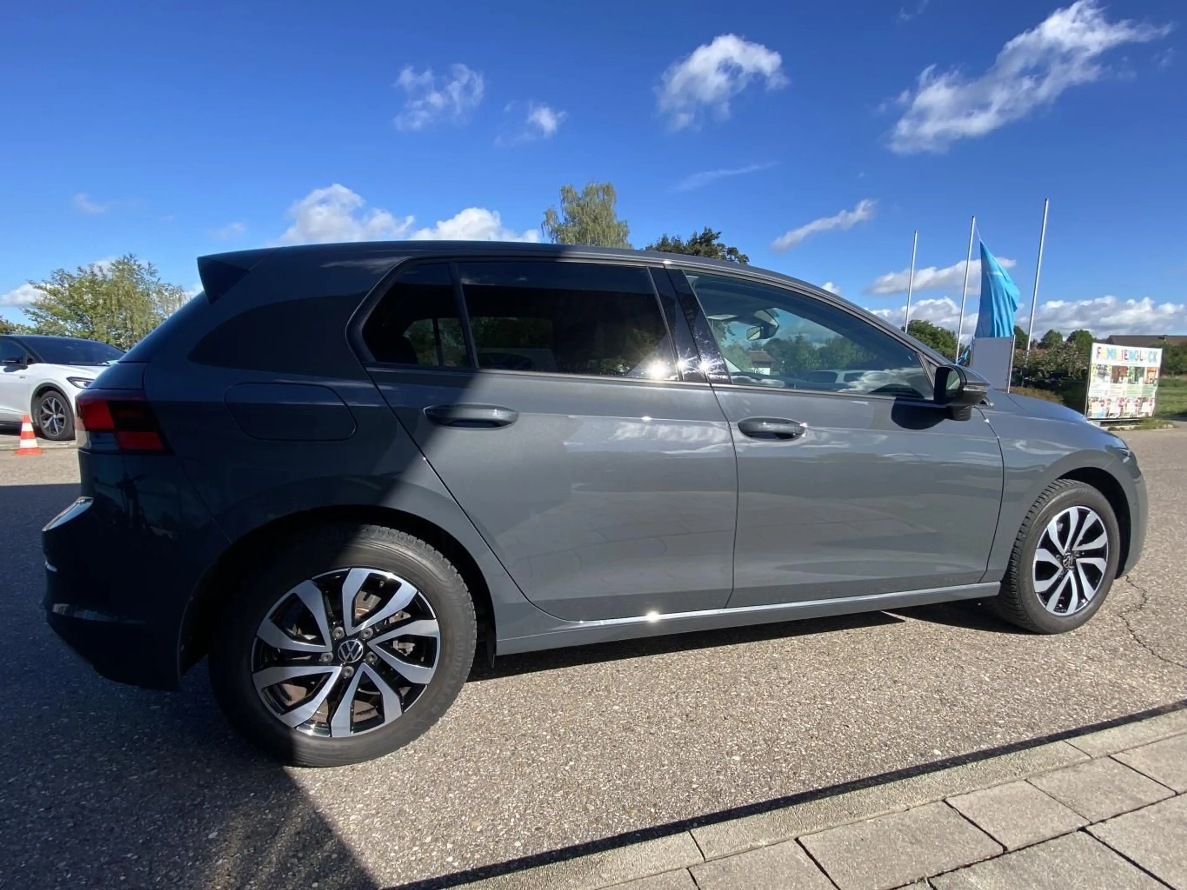 Volkswagen Golf 1.5 TSI Active STANDHEIZUNG+HEAD-UP+ACC+APP — photo 5