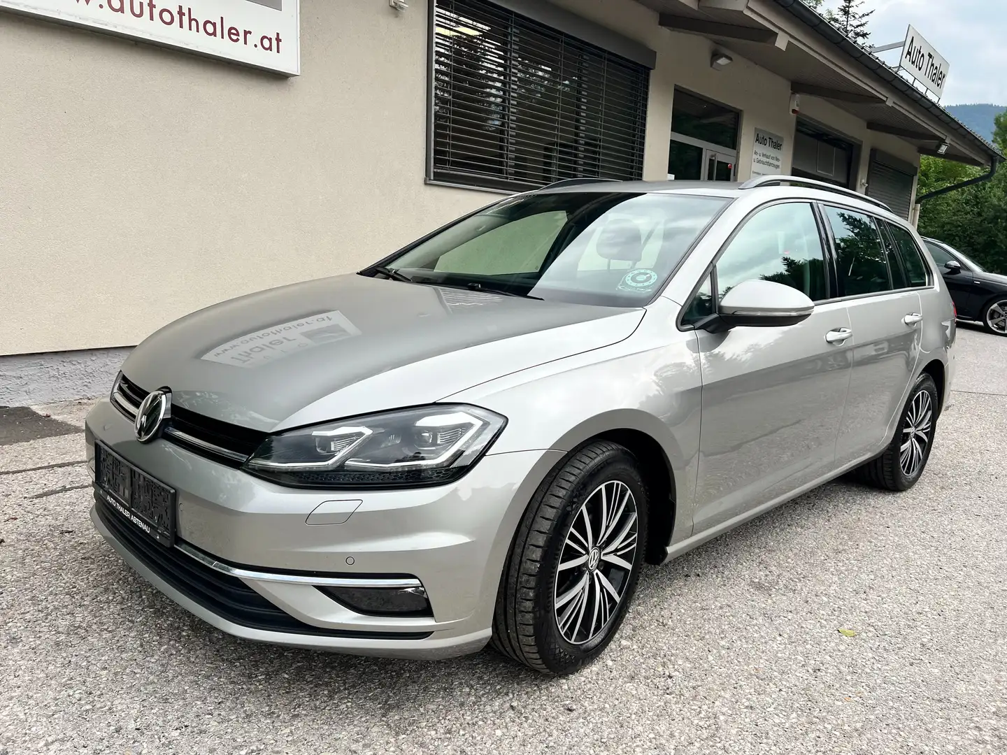 Volkswagen Golf Variant Comfortline BMT*AHK*LED*ABSTANDSTEMPOMAT*NAVI Grau - 1