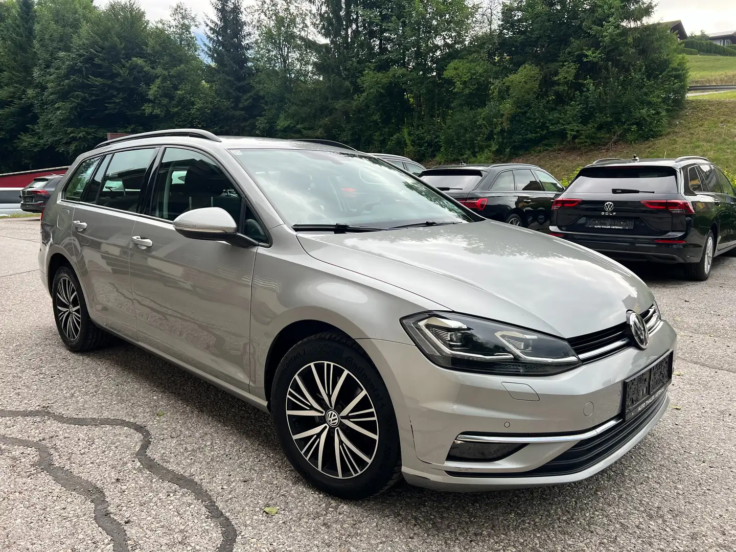 Volkswagen Golf Variant Comfortline BMT*AHK*LED*ABSTANDSTEMPOMAT*NAVI Grau - 2