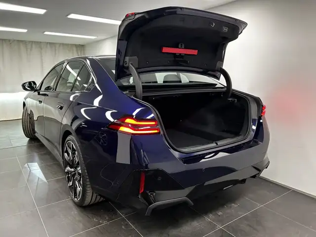 BMW M view 11
