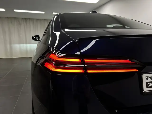 BMW M view 14
