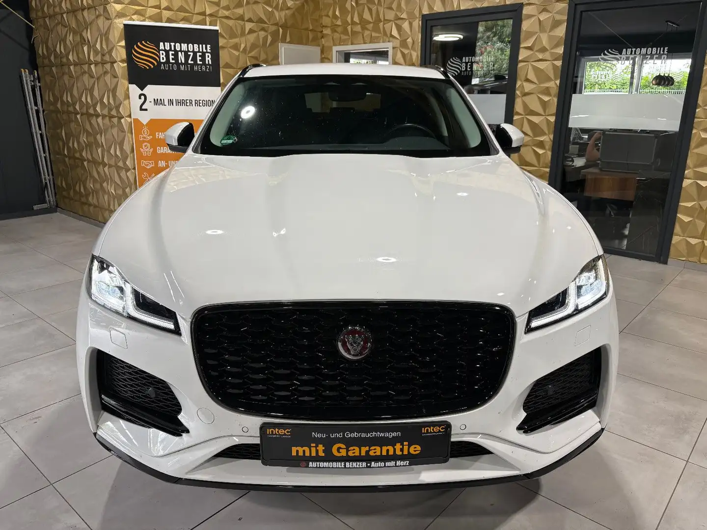 Jaguar F-Pace F-PACE SE AWD/D300/MEMORY/MASSAGE/APPLE/NAVI/KAM Weiß - 2