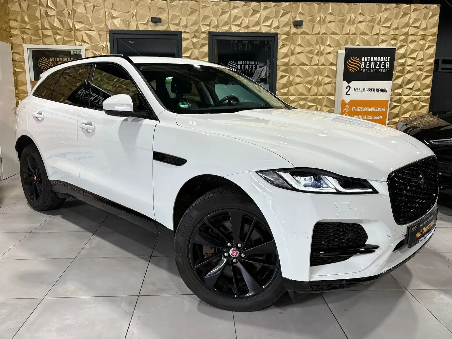 Jaguar F-Pace F-PACE SE AWD/D300/MEMORY/MASSAGE/APPLE/NAVI/KAM Weiß - 1