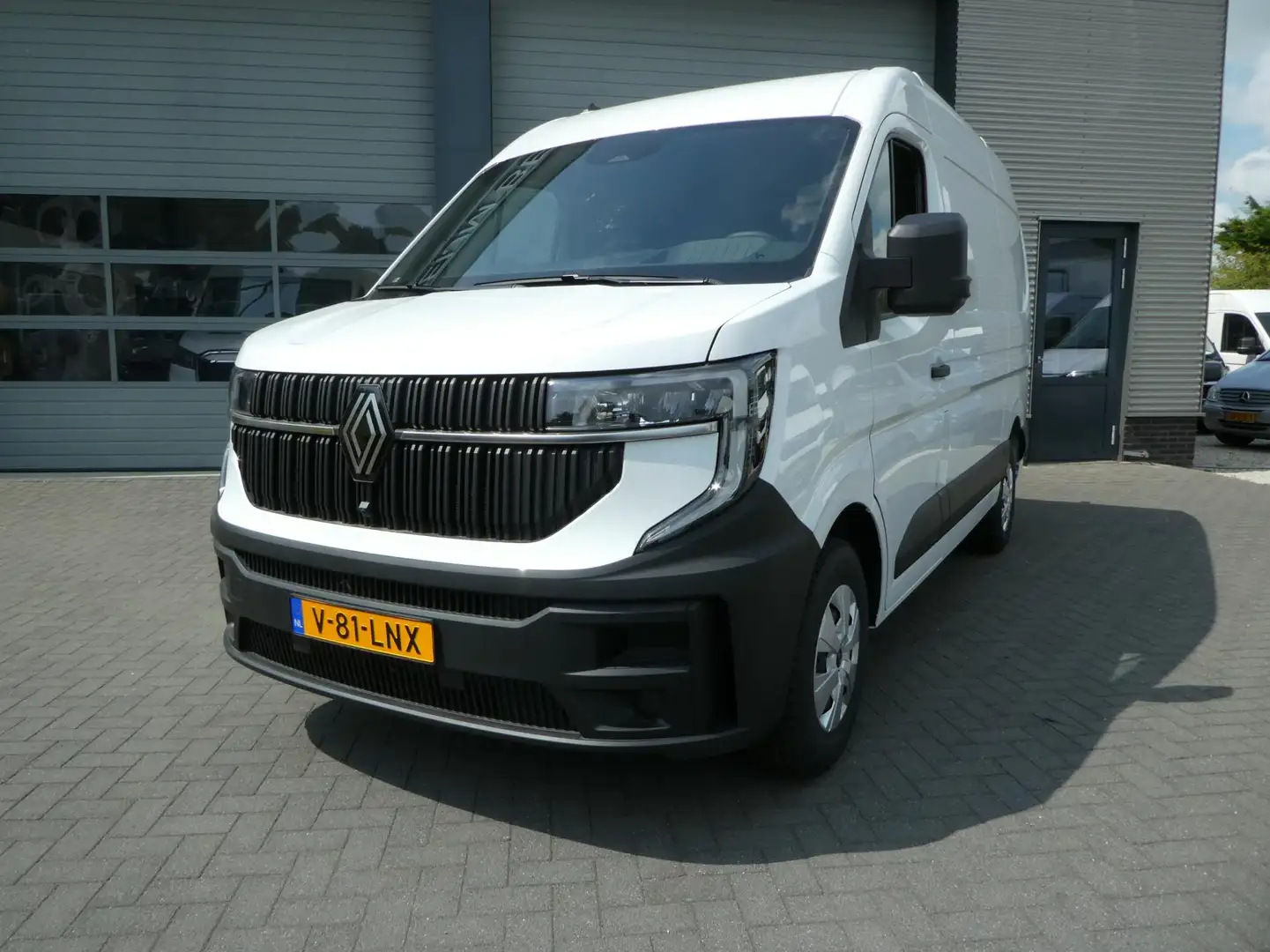 Renault Master T35 2.0 dCi 150 L2H2 airco camera navigatie Blanco - 2