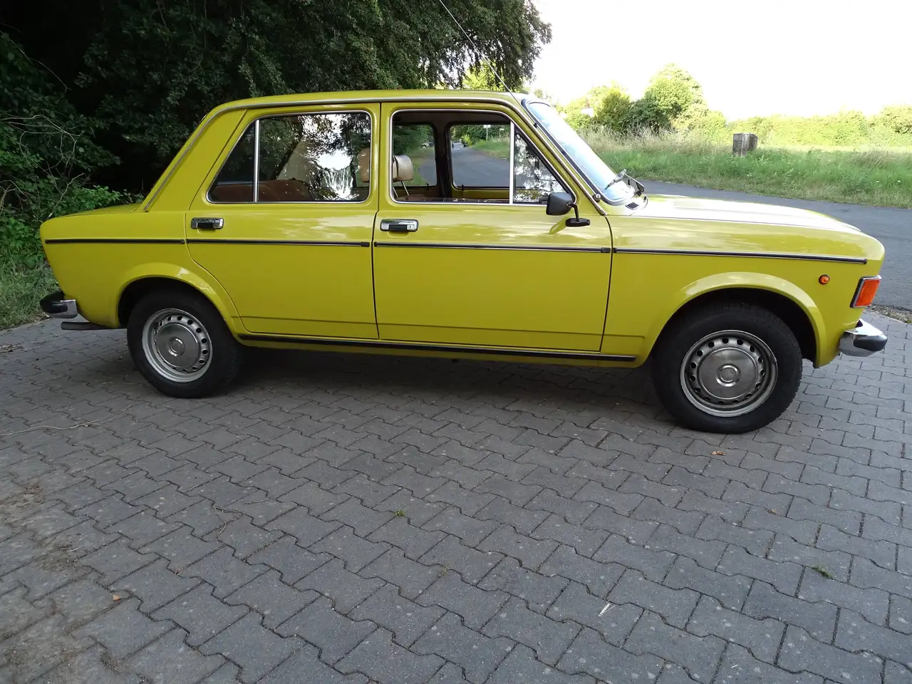 Fiat 128 Limousine 4 Türen Spezial, foto 4