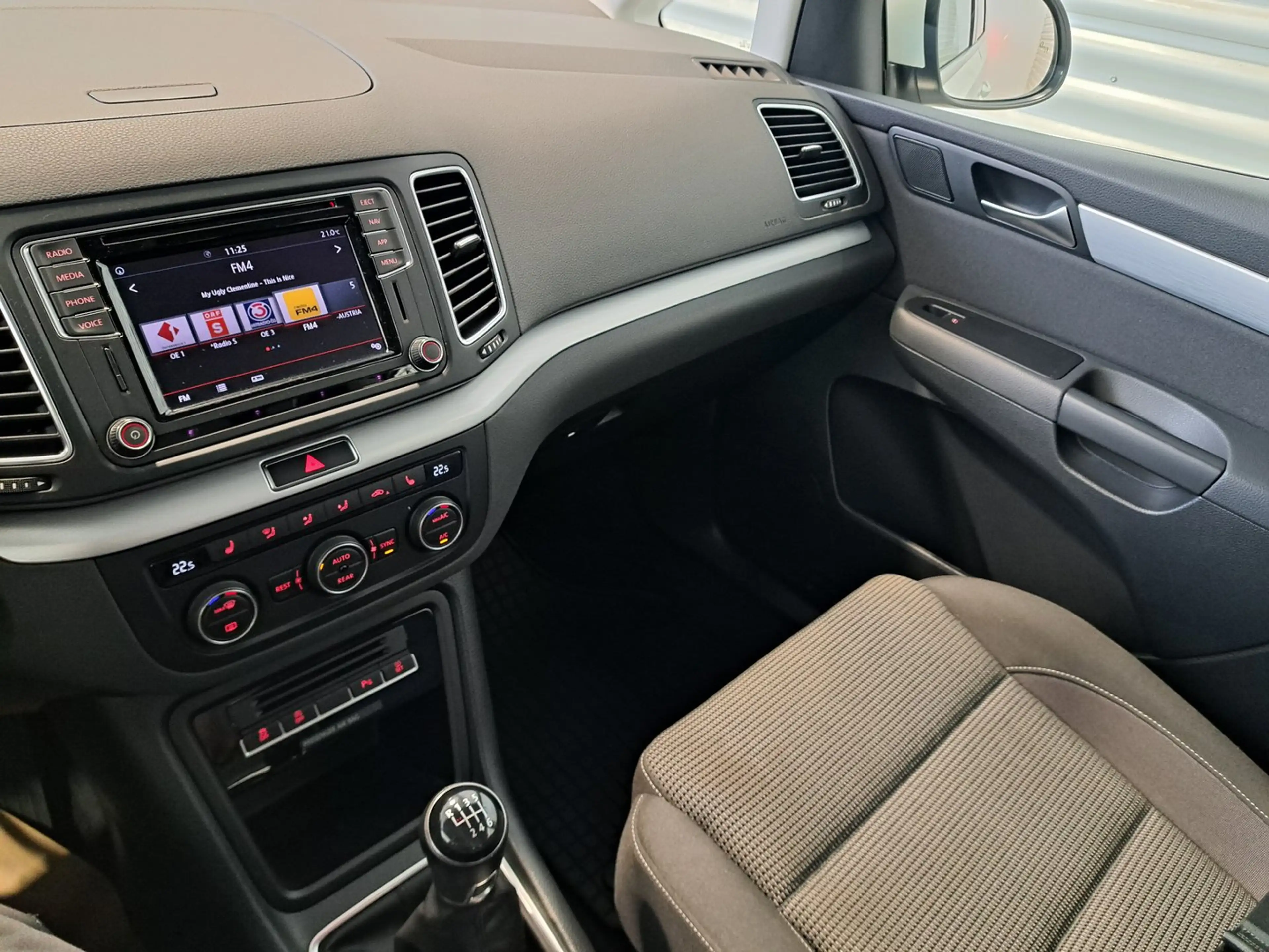 Volkswagen Sharan Family TSI 5-Sitzer — photo 12