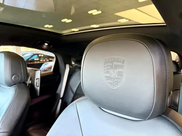 Porsche Cayenne view 7