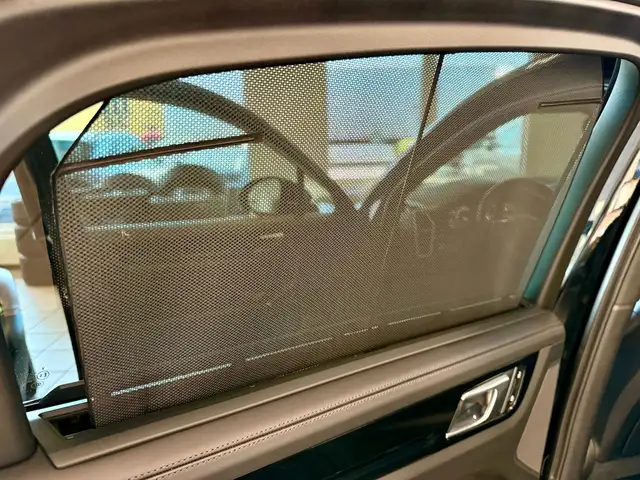 Porsche Cayenne view 10