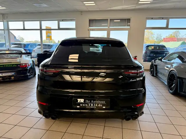 Porsche Cayenne view 4