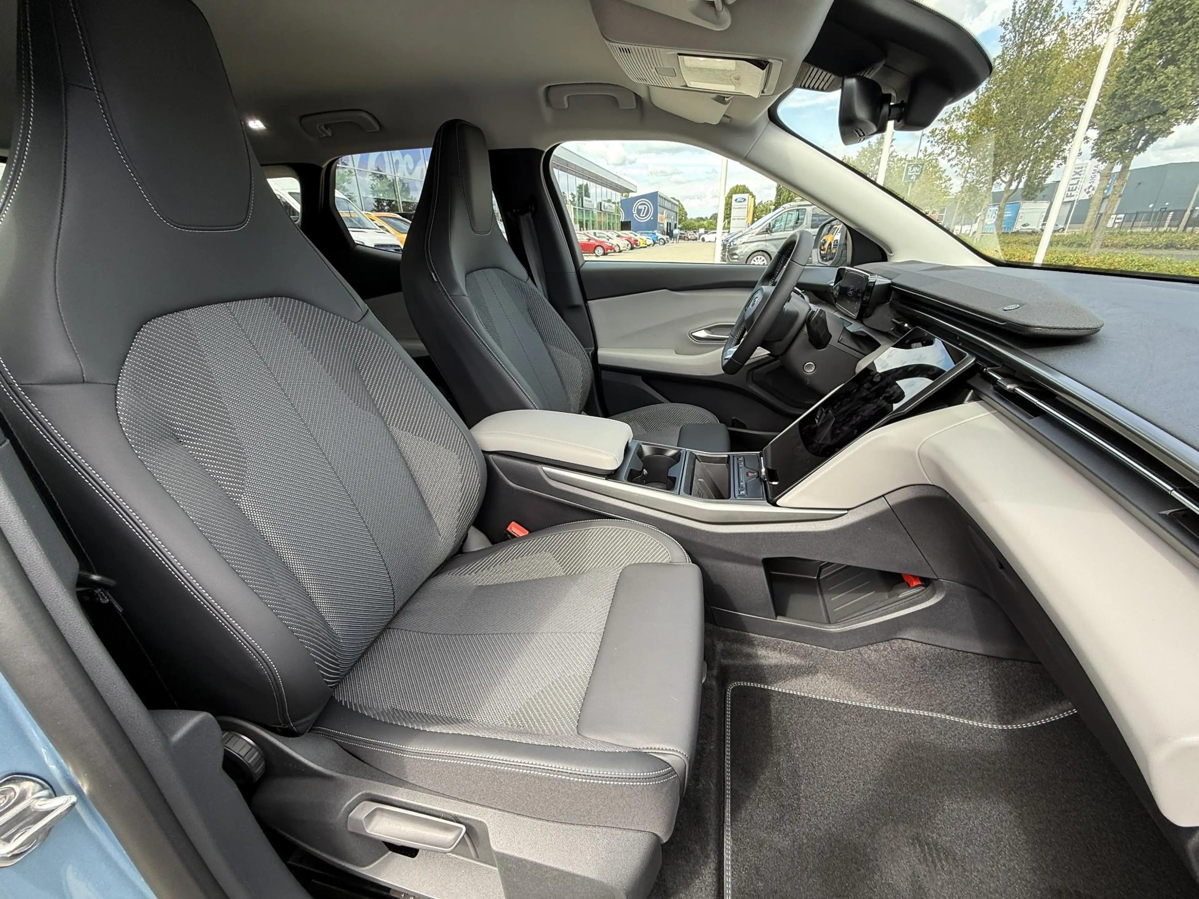 Ford Explorer Style Standard Range RWD 58 kWh Nieuw te bestellen — photo 10