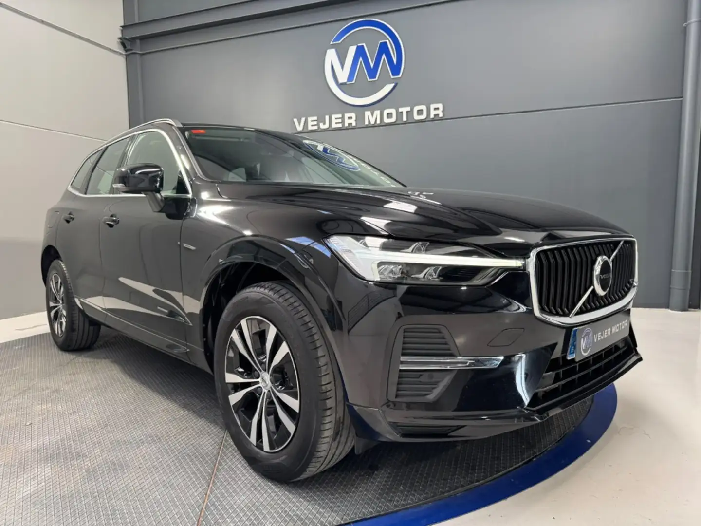 Volvo XC60 B4 Momentum Pro AWD Aut. Negro - 1