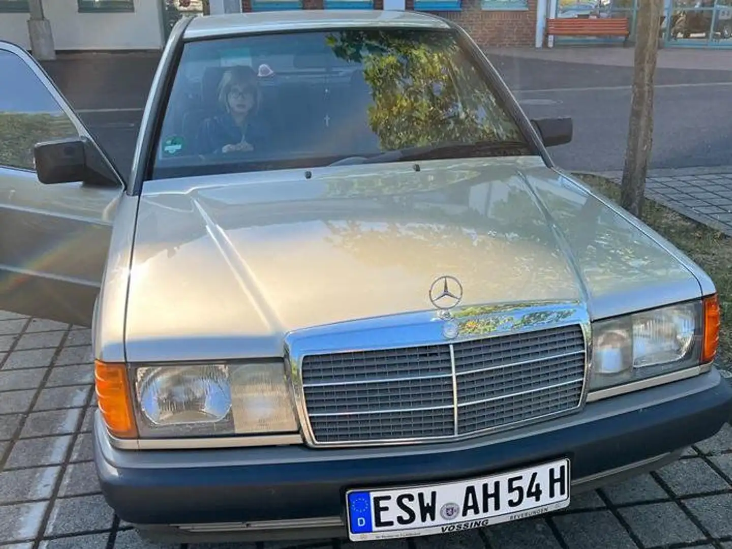 Mercedes-Benz 190 190 E 1.8 Beige - 2