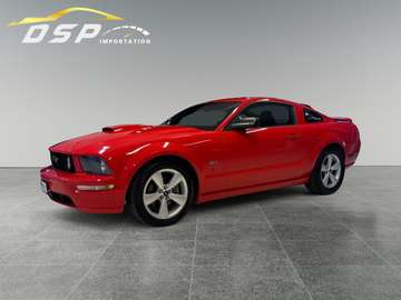 V8 GT Manuelle 305ch