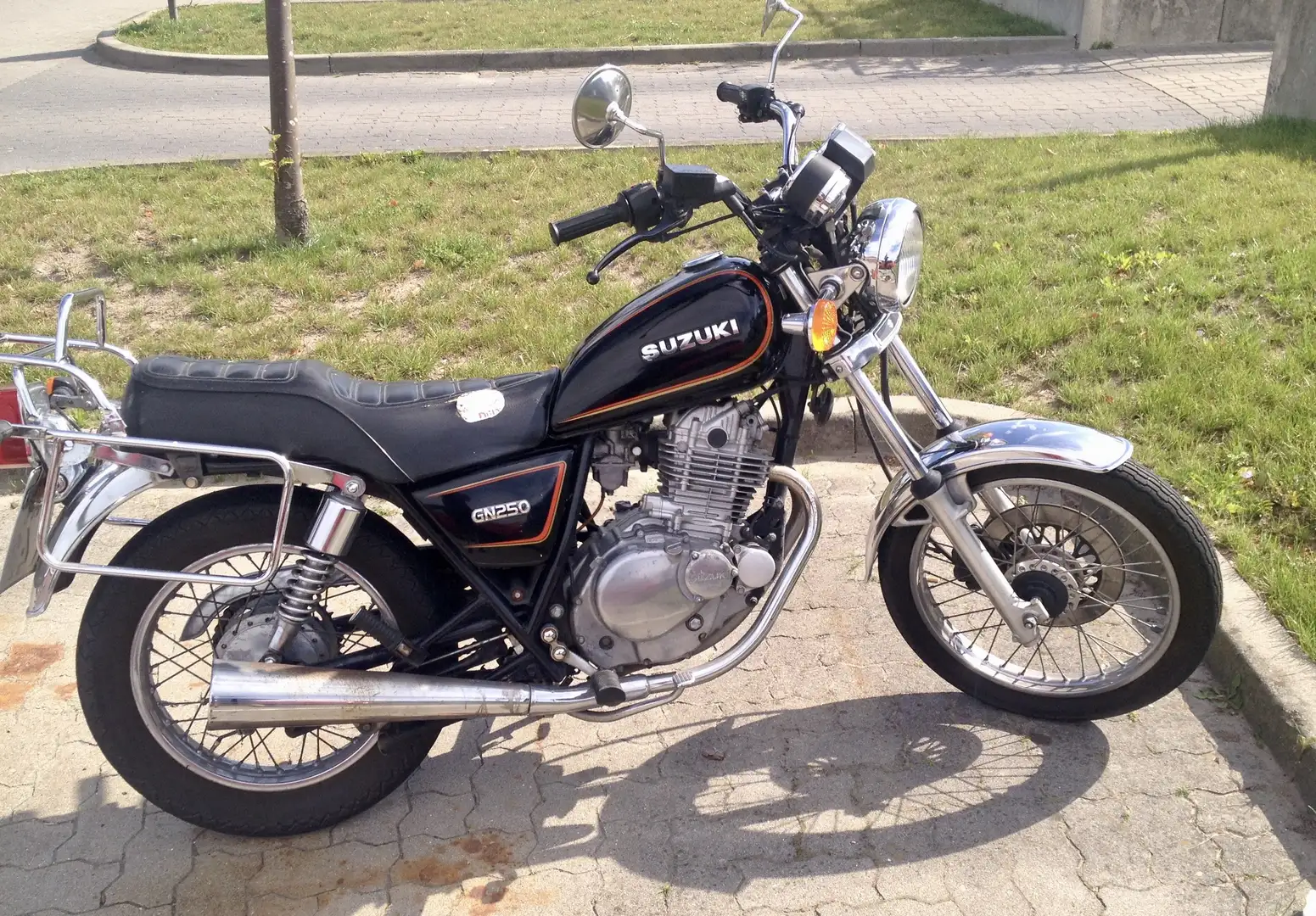 Suzuki GN 250 Czarny - 1