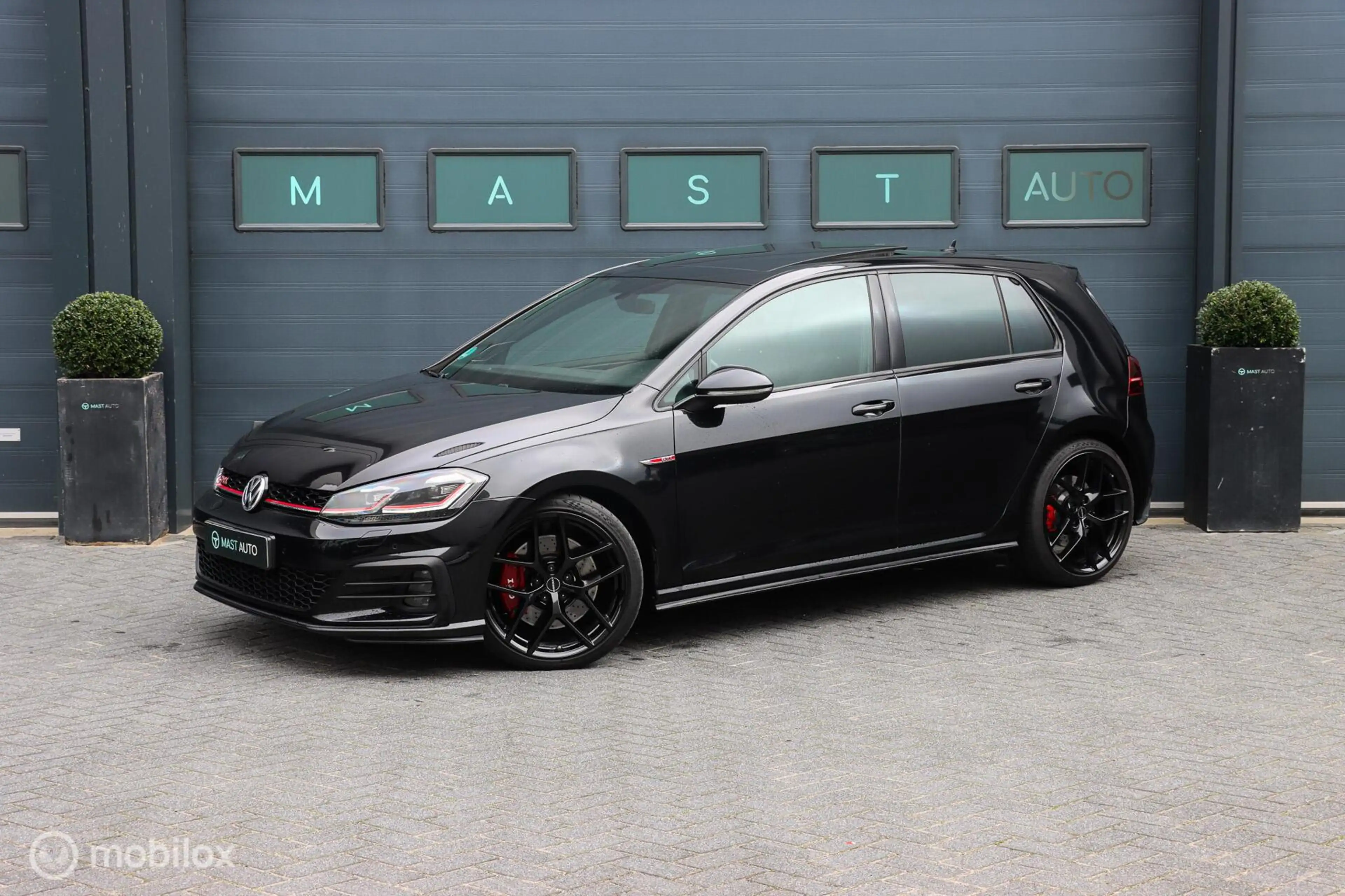 Volkswagen Golf GTI 2.0 TSI Performance|LEDER|PANO|DYNAUDIO|CAMERA|KEY
