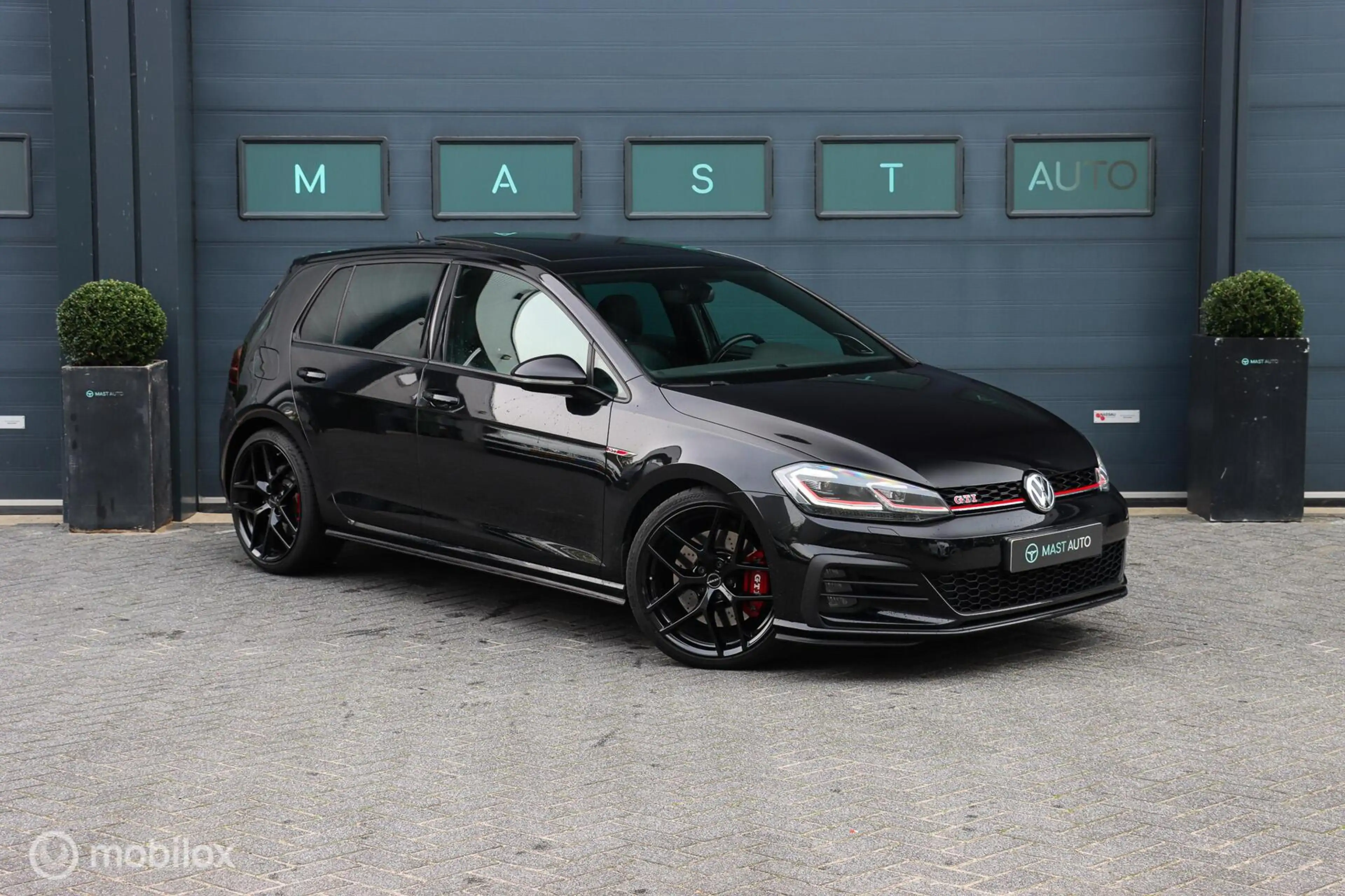 Volkswagen Golf GTI 2.0 TSI Performance|LEDER|PANO|DYNAUDIO|CAMERA|KEY — photo 4