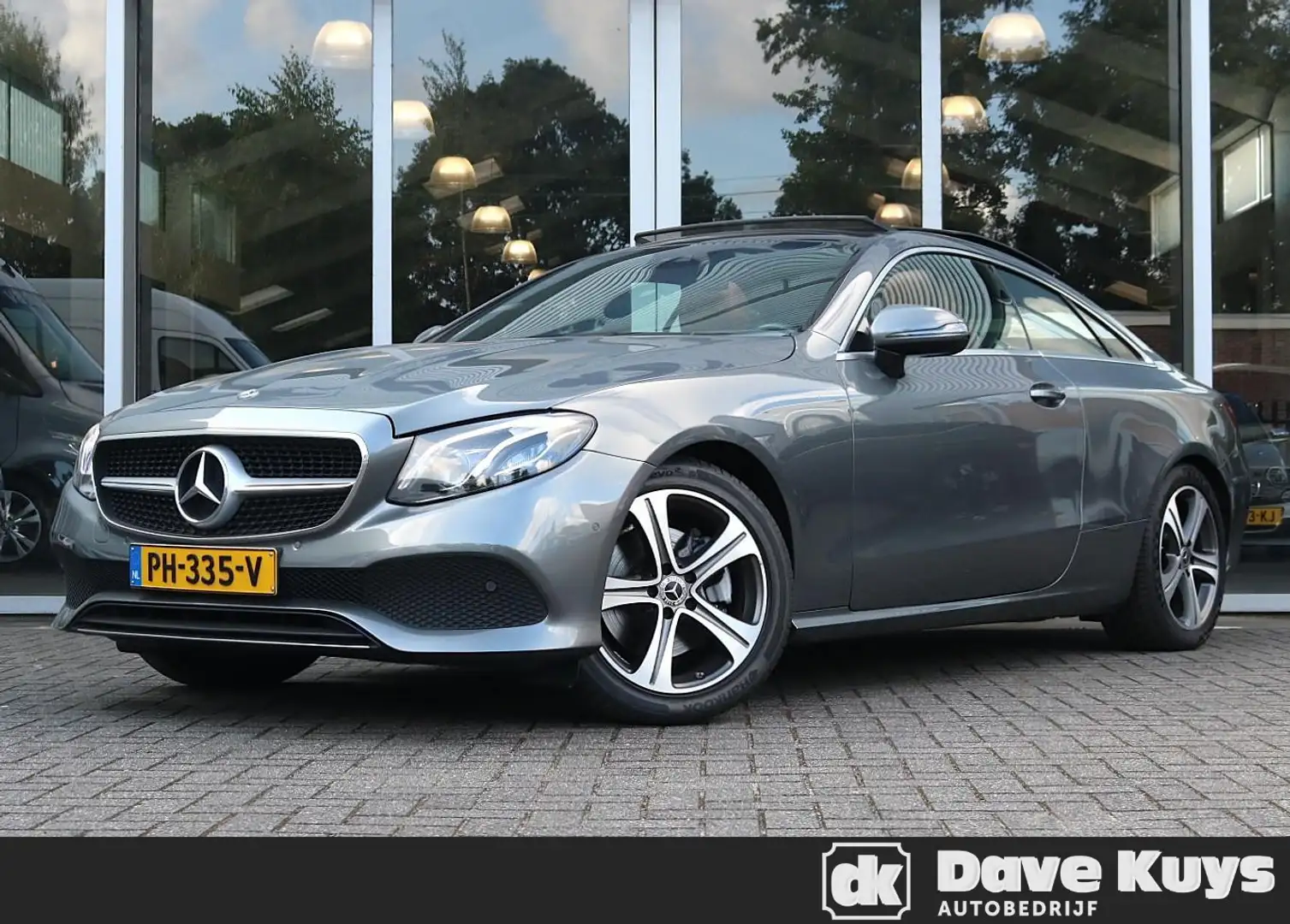 Mercedes-Benz E 200 Coupe Premium | Panoramadak | Apple Carplay | Trek Gris - 1
