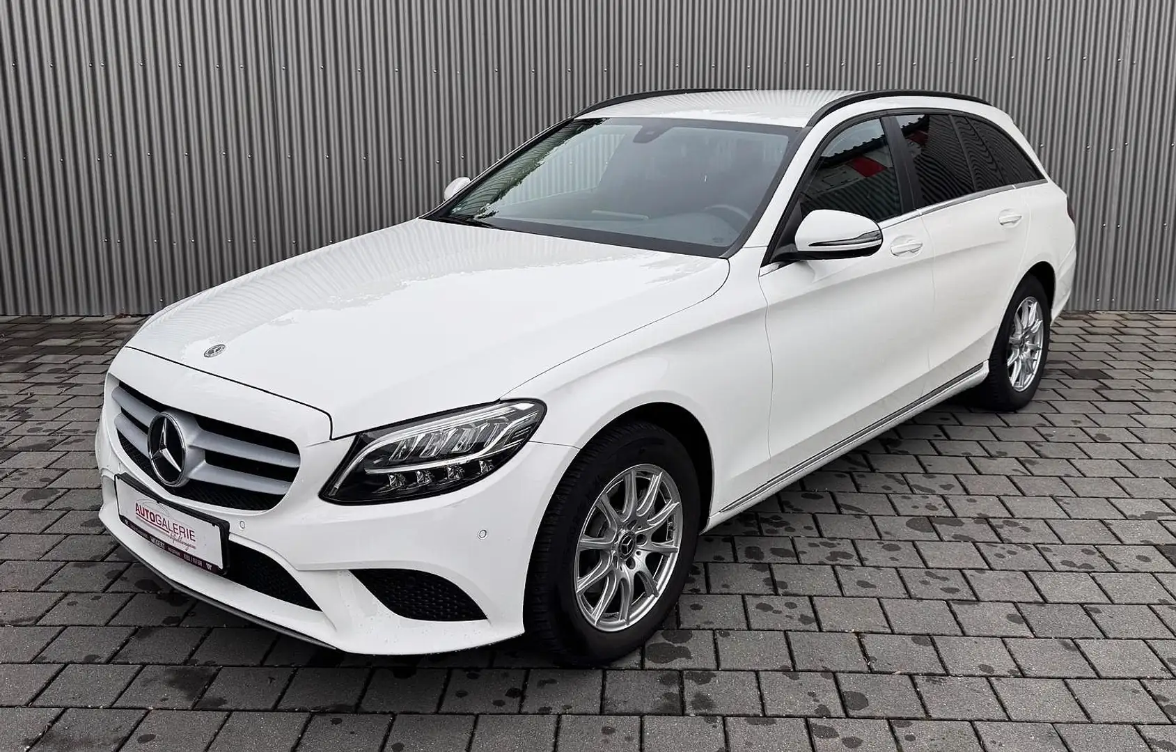 Mercedes-Benz C 180 C -Klasse LED R.Kamera SHZ Tempomat Blanc - 1