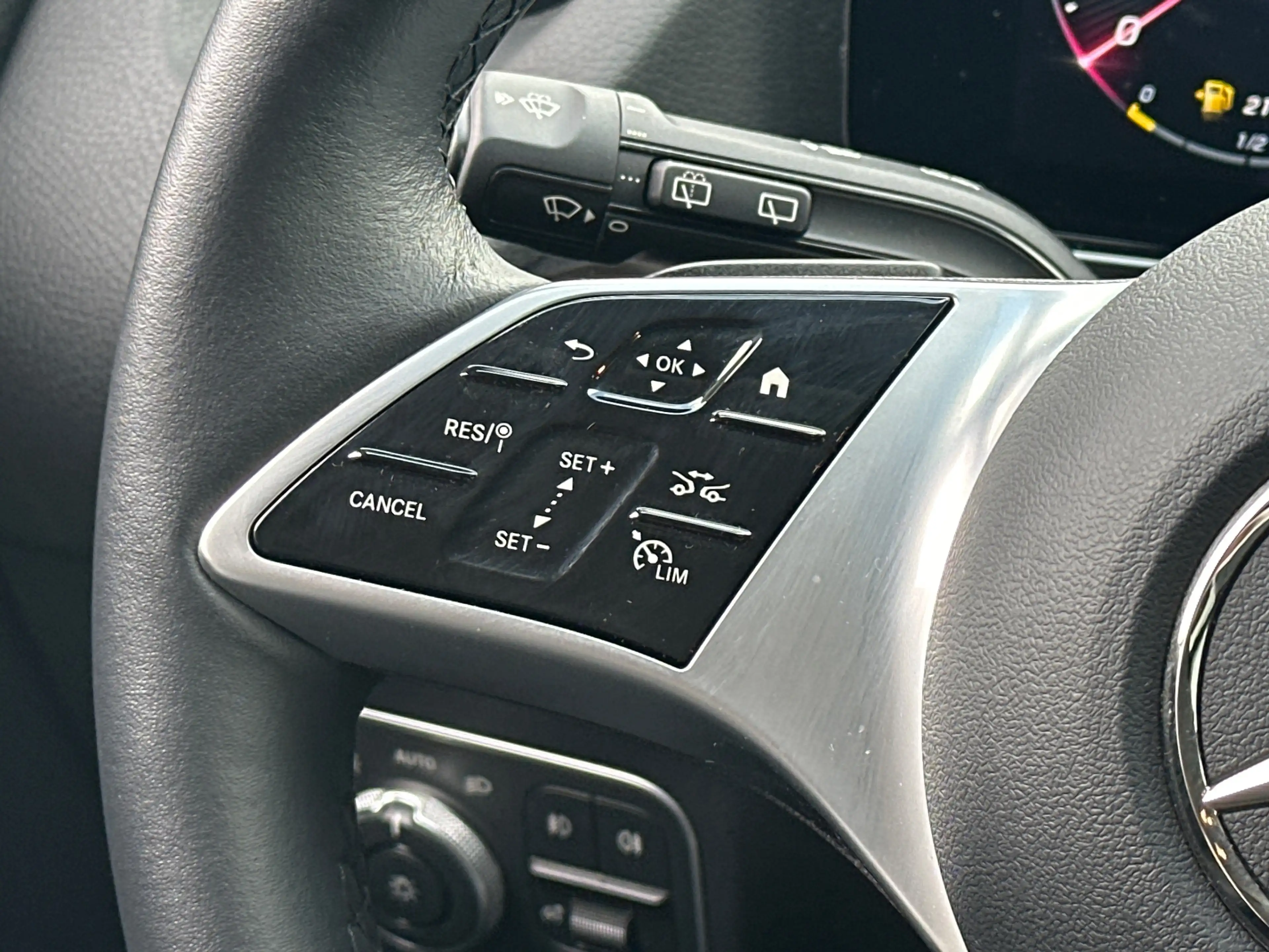 Mercedes-Benz GLA 250 Progressive Advanced NAV+LED+ACC+CARPLAY+360°+PP — photo 13
