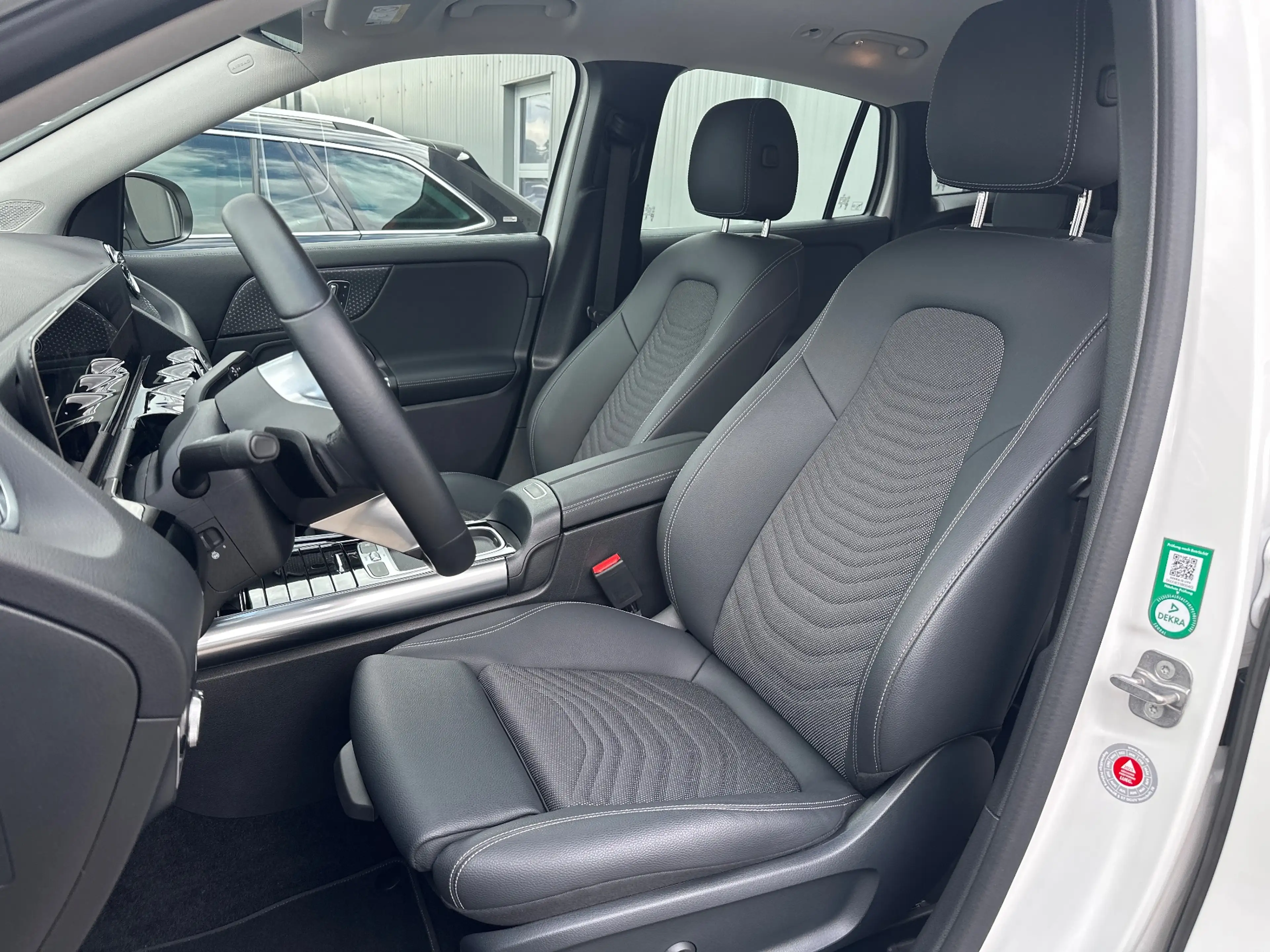Mercedes-Benz GLA 250 Progressive Advanced NAV+LED+ACC+CARPLAY+360°+PP — photo 9