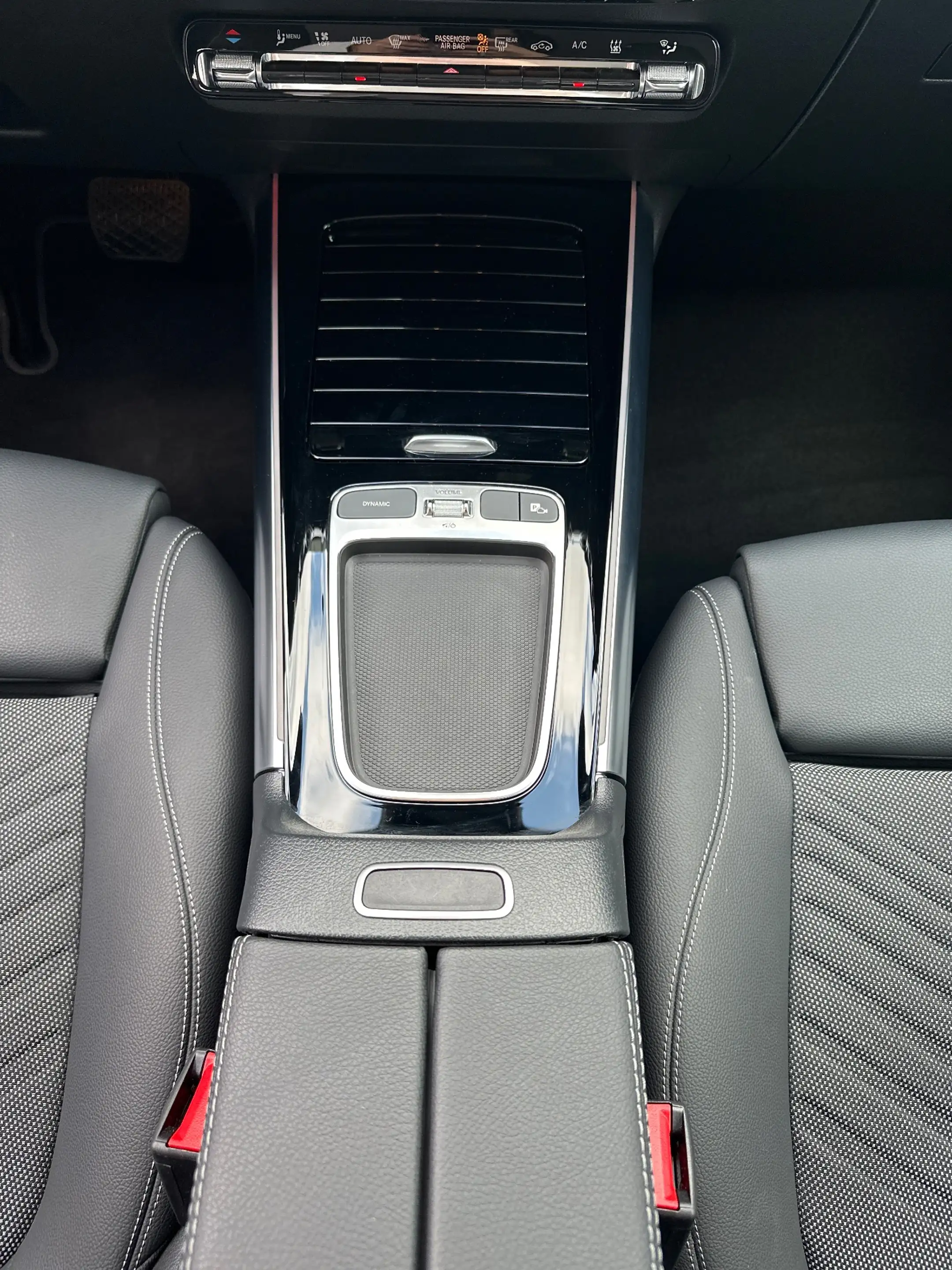 Mercedes-Benz GLA 250 Progressive Advanced NAV+LED+ACC+CARPLAY+360°+PP — photo 15