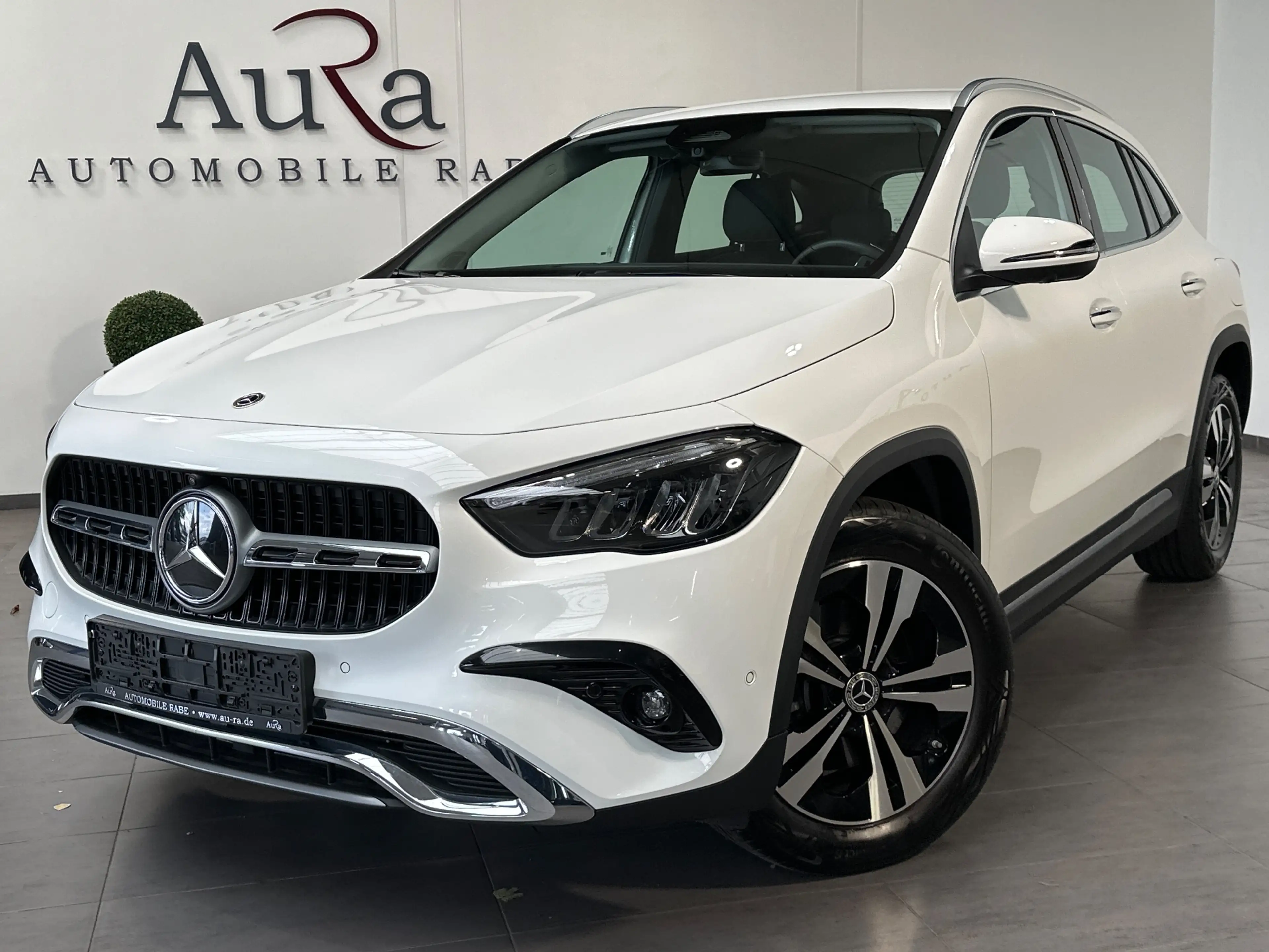Mercedes-Benz GLA 250 Progressive Advanced NAV+LED+ACC+CARPLAY+360°+PP