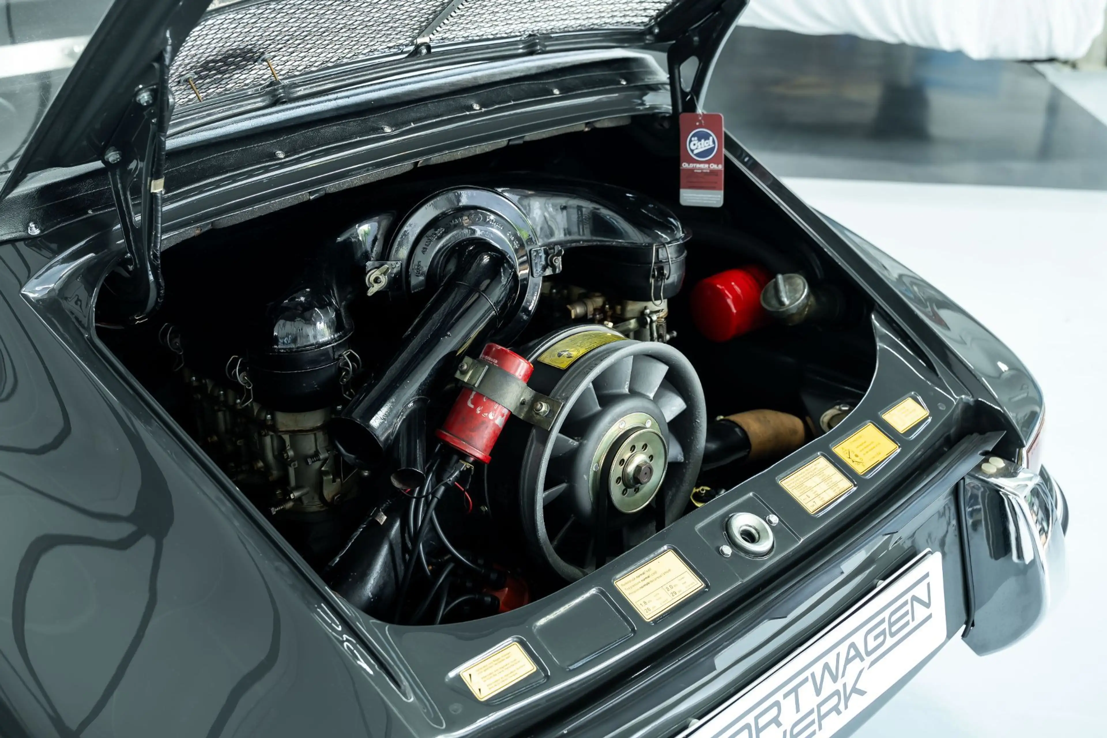Porsche 911 911 T Targa — photo 14