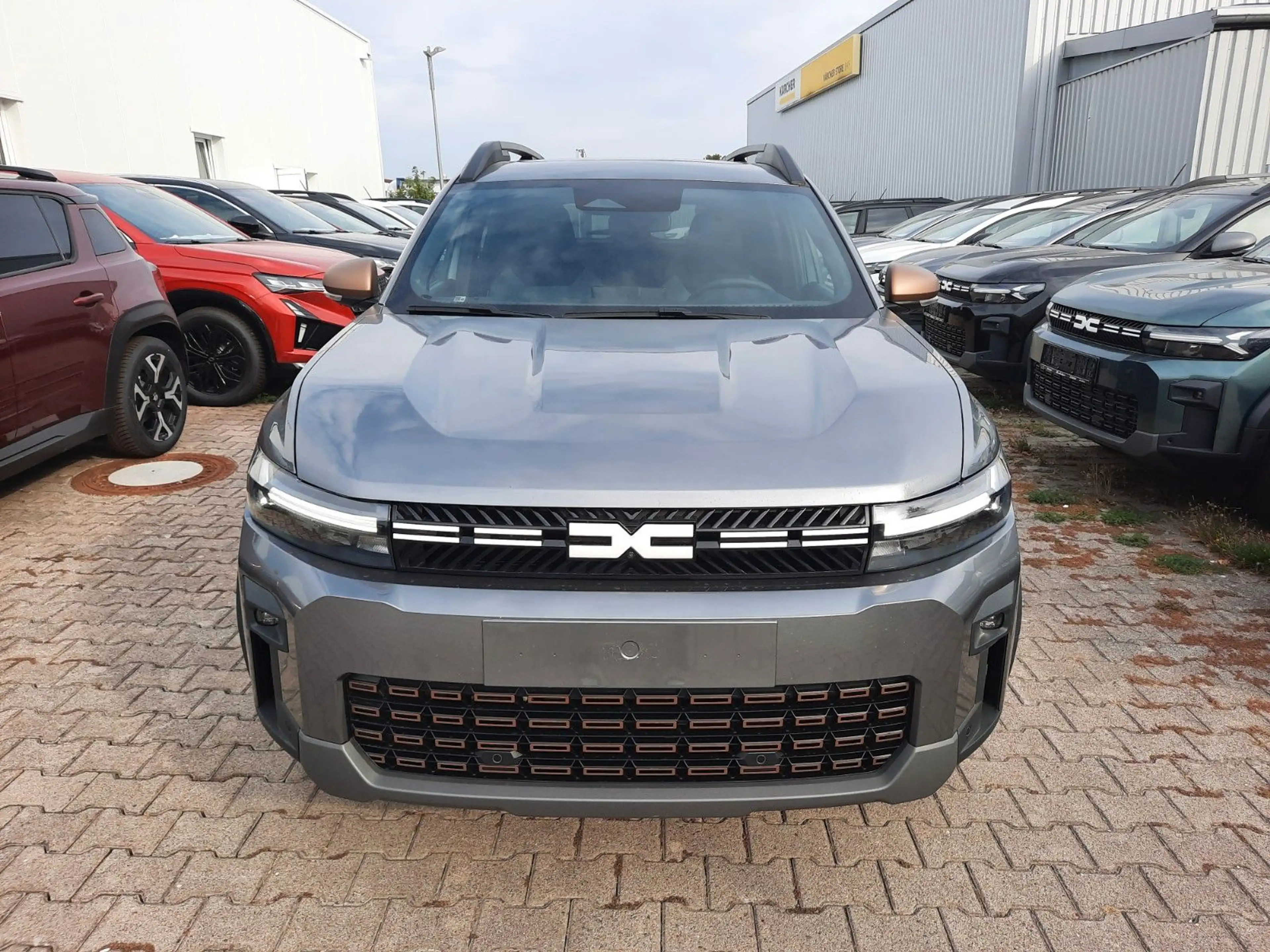 Dacia Bigster Tribrid 150 Extreme 4x4 — photo 2
