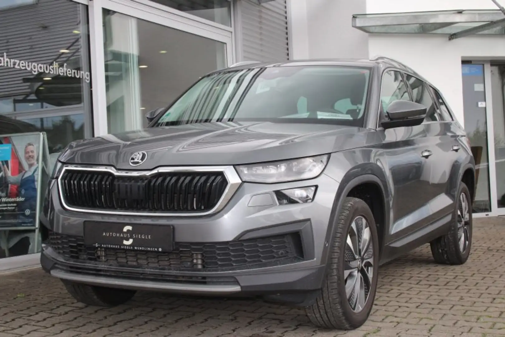 Skoda Kodiaq 2.0 TDI Tour 4x4 DSG Navi LED ACC Standheizung AHK Grau - 2