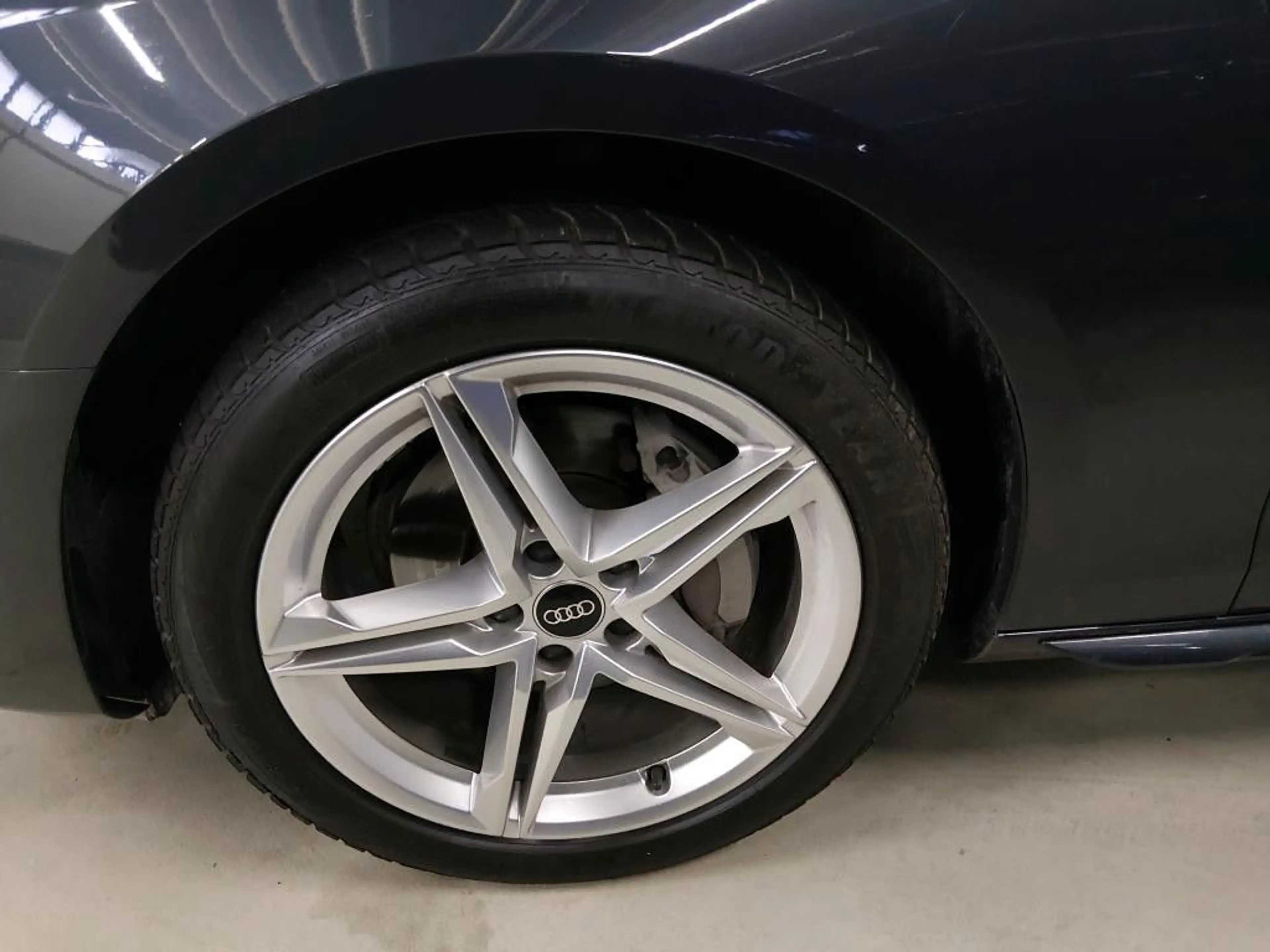 Audi A4 Lim. 40 TDI advanced — photo 11