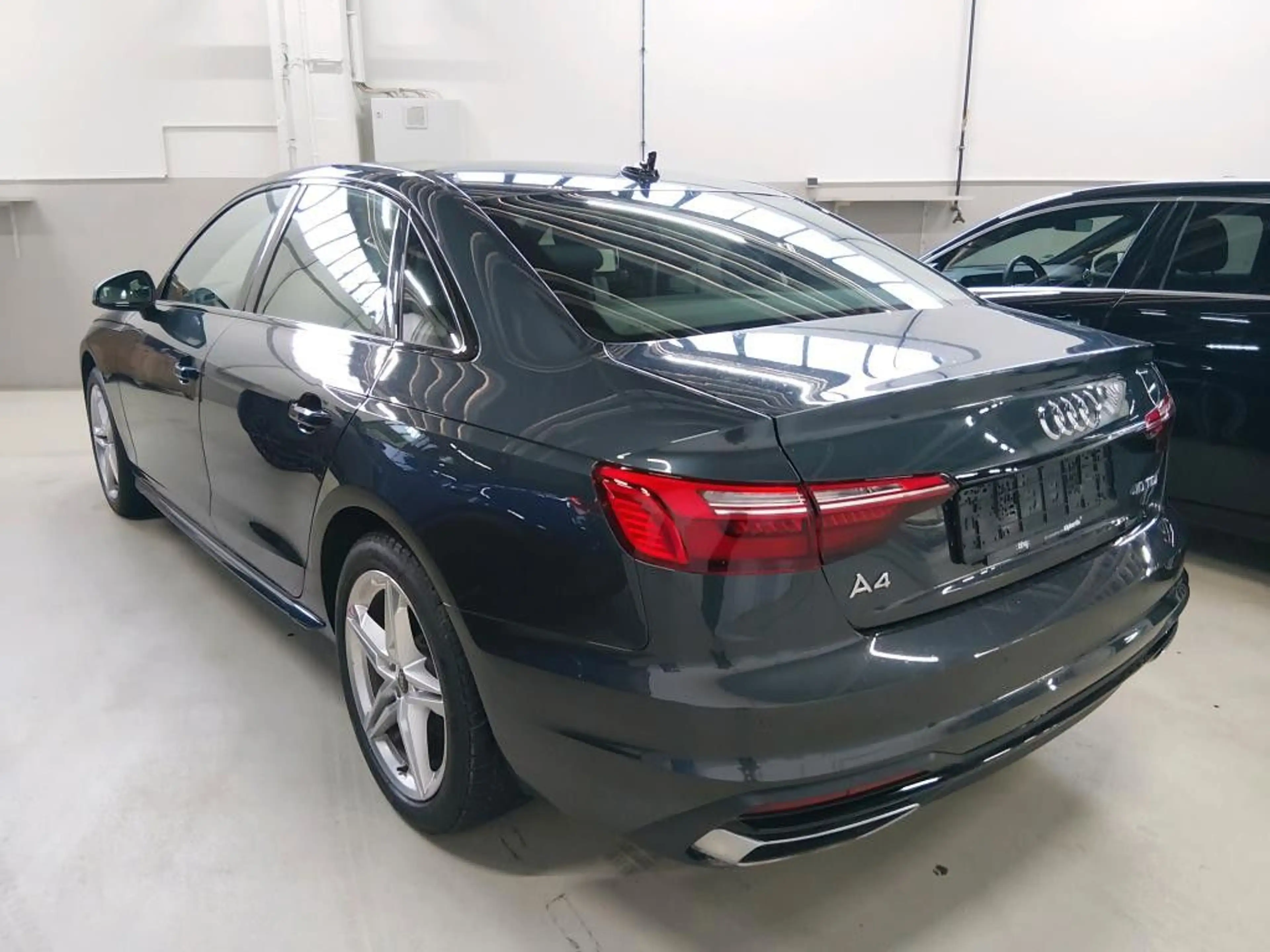Audi A4 Lim. 40 TDI advanced — photo 4