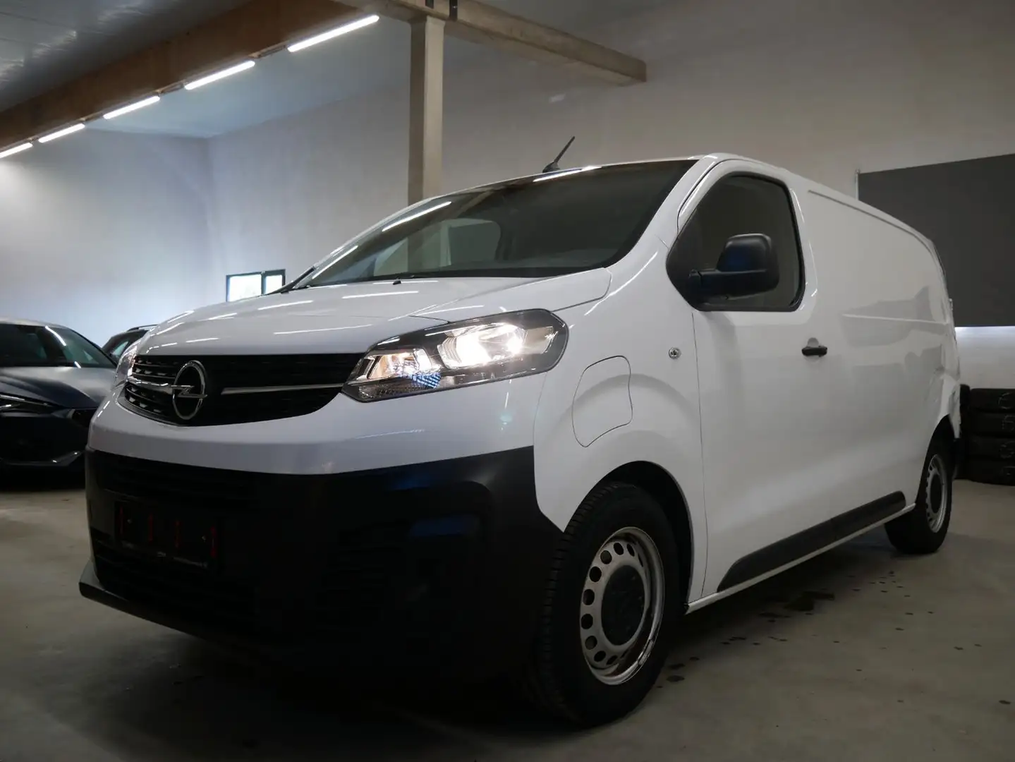 Opel Vivaro Kasten e Edition M NAVI KASTEN TEMPOMAT Blanc - 2