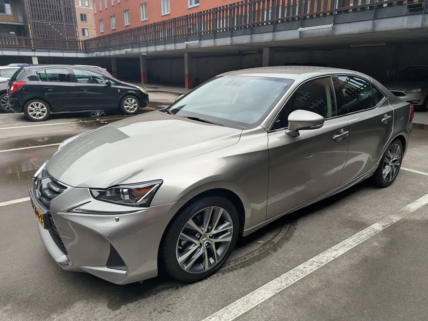 Lexus IS 300 IS 300h Hybrid Auto Business line, 223pk, 2.5 VVT-I Gold - 2