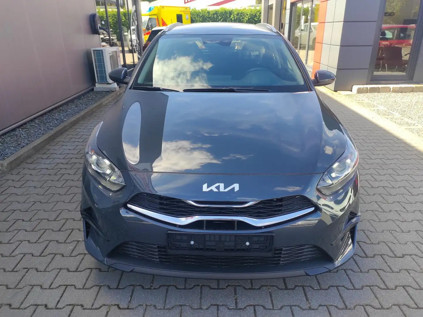 Kia Ceed SW / cee'd SW Sportswagon Spin AT Spin*Navi*Shzg*Lhzg*PDC*Cam... Grau - 2