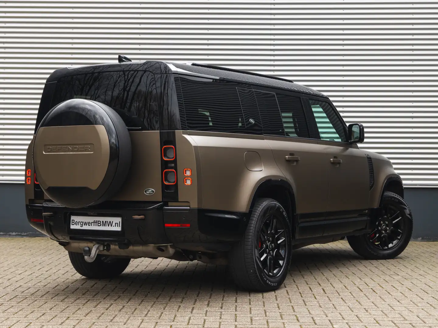 Land Rover Defender 130 - P400 - 8-Zits Bruin - 2