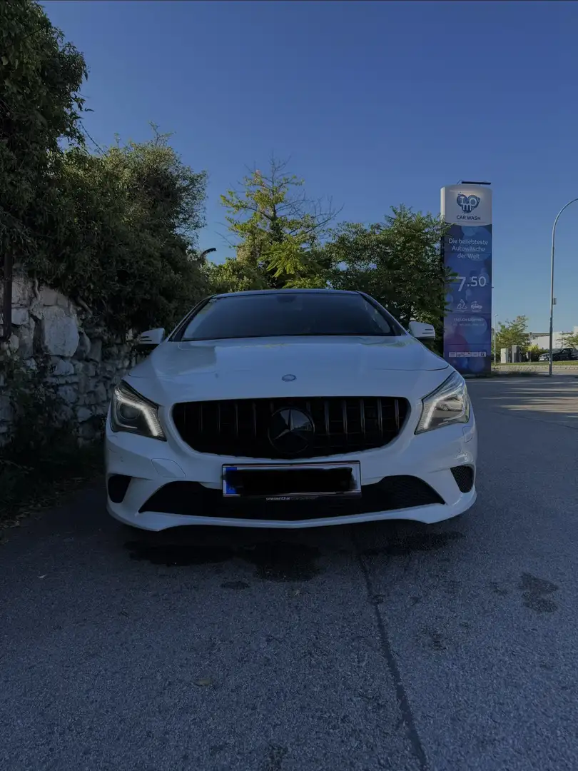 Mercedes-Benz CLA 200 AMG Line - 1
