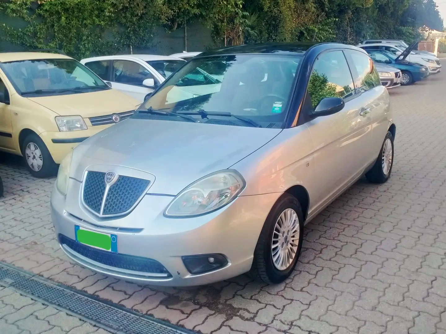 Lancia Ypsilon Ypsilon II 2007 1.2 8v Platino NEOPATENTATI Plateado - 1