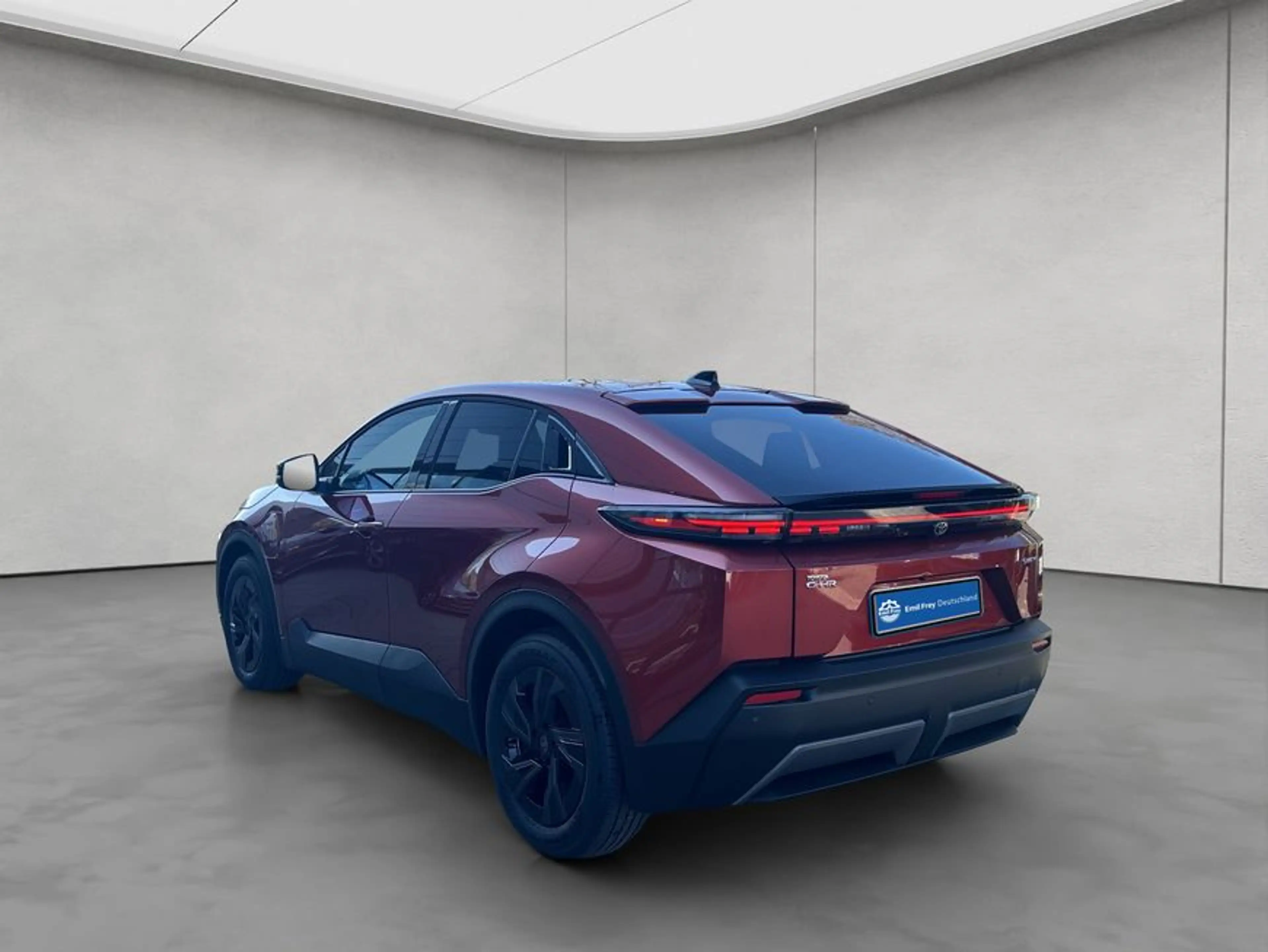 Toyota C-HR+ + Teamplayer — photo 3