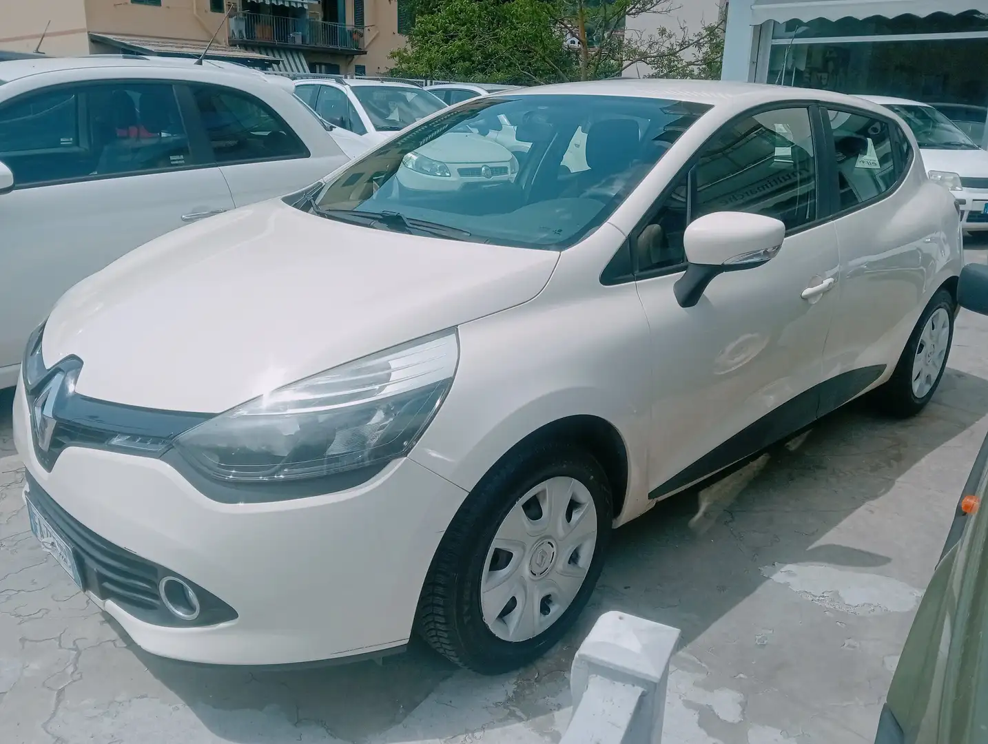 Renault Clio Clio 5p 1.2 Live Gpl NUOVO 75cv  NEOPATENTATI!!! Wit - 1