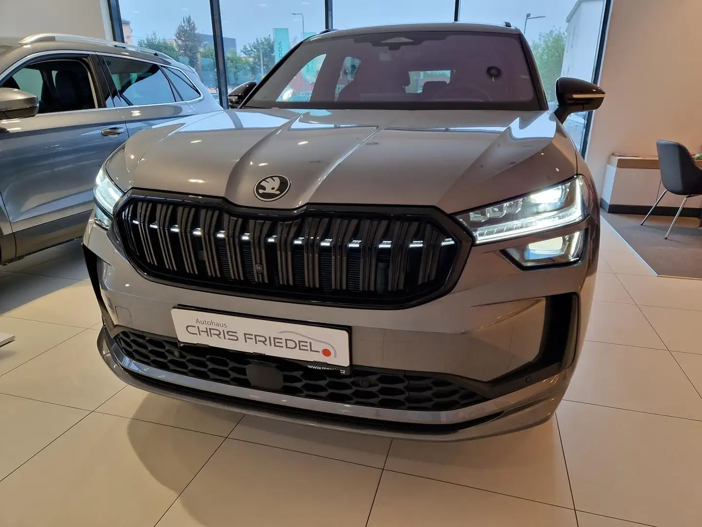 Skoda Kodiaq Sportline 2.0 TDI DSG 4x4 Standheizung Grau - 2